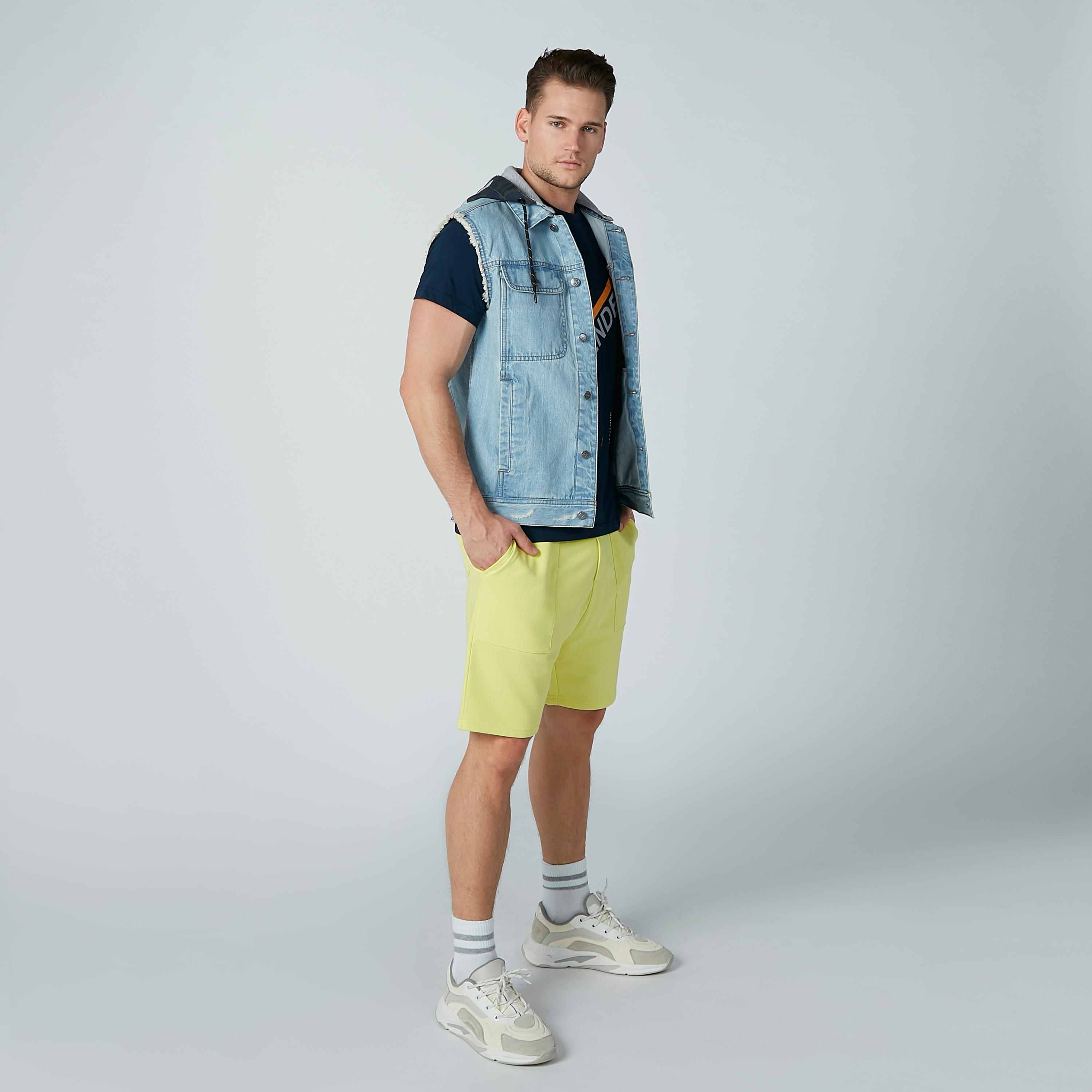 تيشيرت مستدام بياقة ضيّقة وأكمام قصيرة وطبعات-men-clothing-tshirtsandpolos-tshirts-image-3