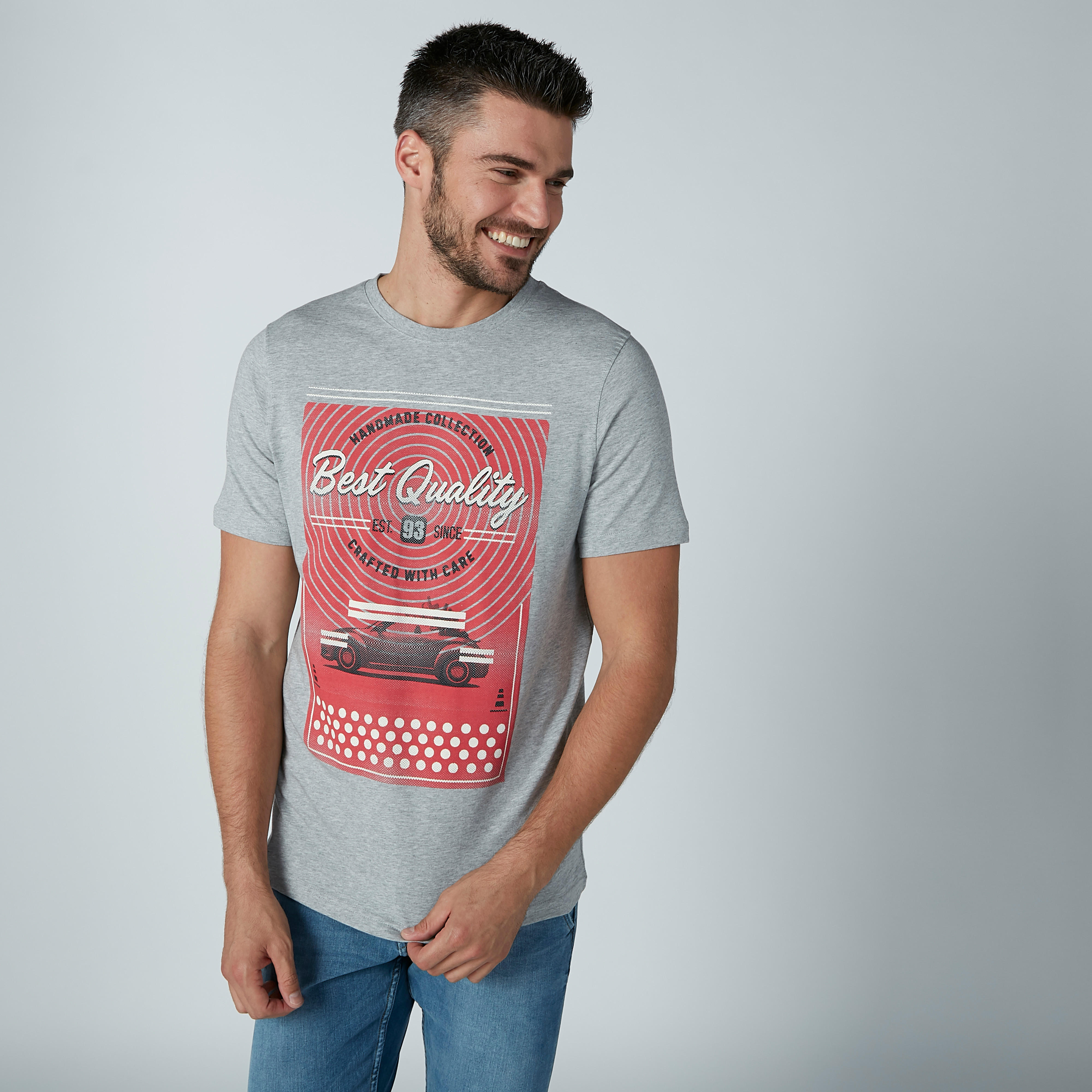 تيشيرت مستدام بياقة ضيقة وأكمام قصيرة وطبعات-men-clothing-tshirtsandpolos-tshirts-image-1