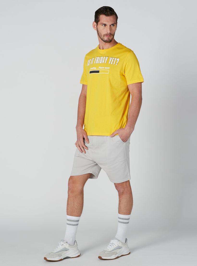 تيشيرت مستدام بقصّة عادية وأكمام قصيرة وطبعات-men-clothing-tshirtsandpolos-tshirts-image-2