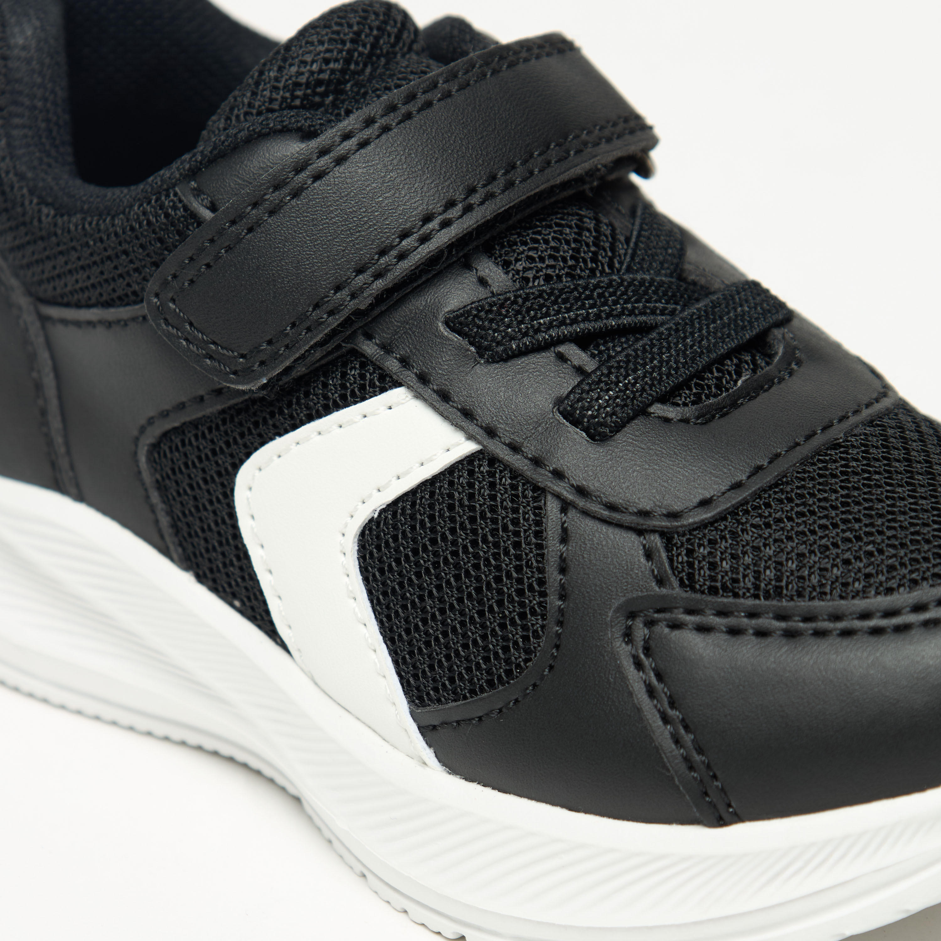 Barefeet Panelled Lightweight Sneakers with Hook and Loop Closure-boys-shoes-sneakers-image-5