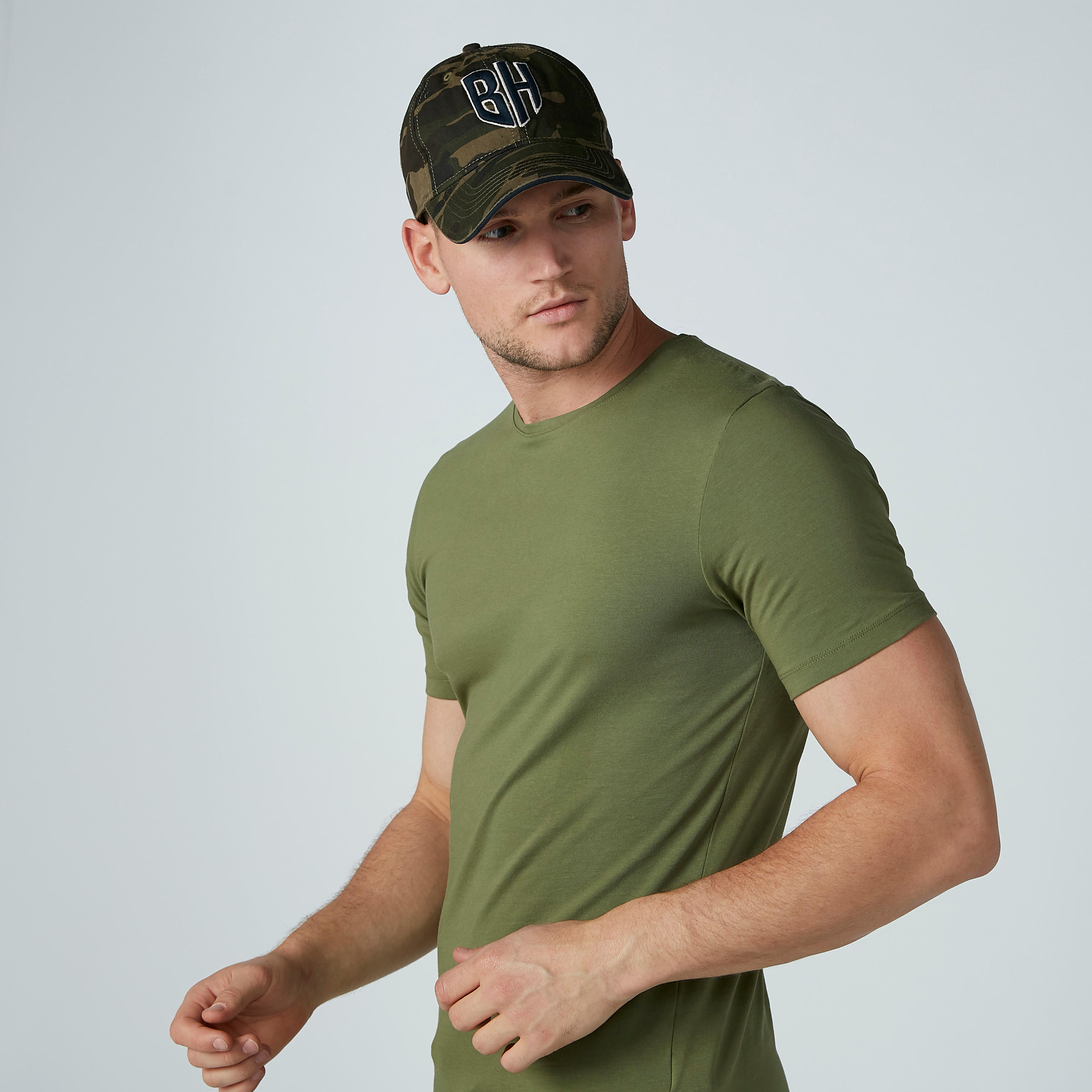 تيشرت سادة بياقة مستديرة وأكمام قصيرة-men-clothing-tshirtsandpolos-tshirts-image-3