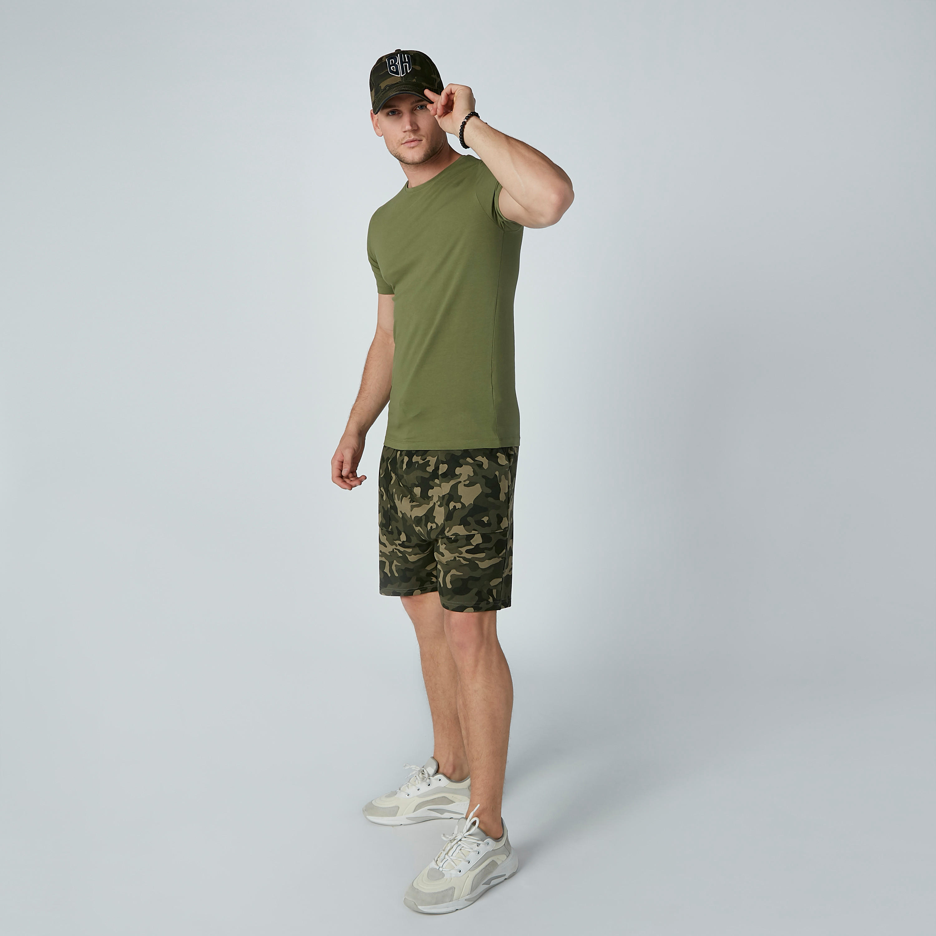 تيشرت سادة بياقة مستديرة وأكمام قصيرة-men-clothing-tshirtsandpolos-tshirts-image-2
