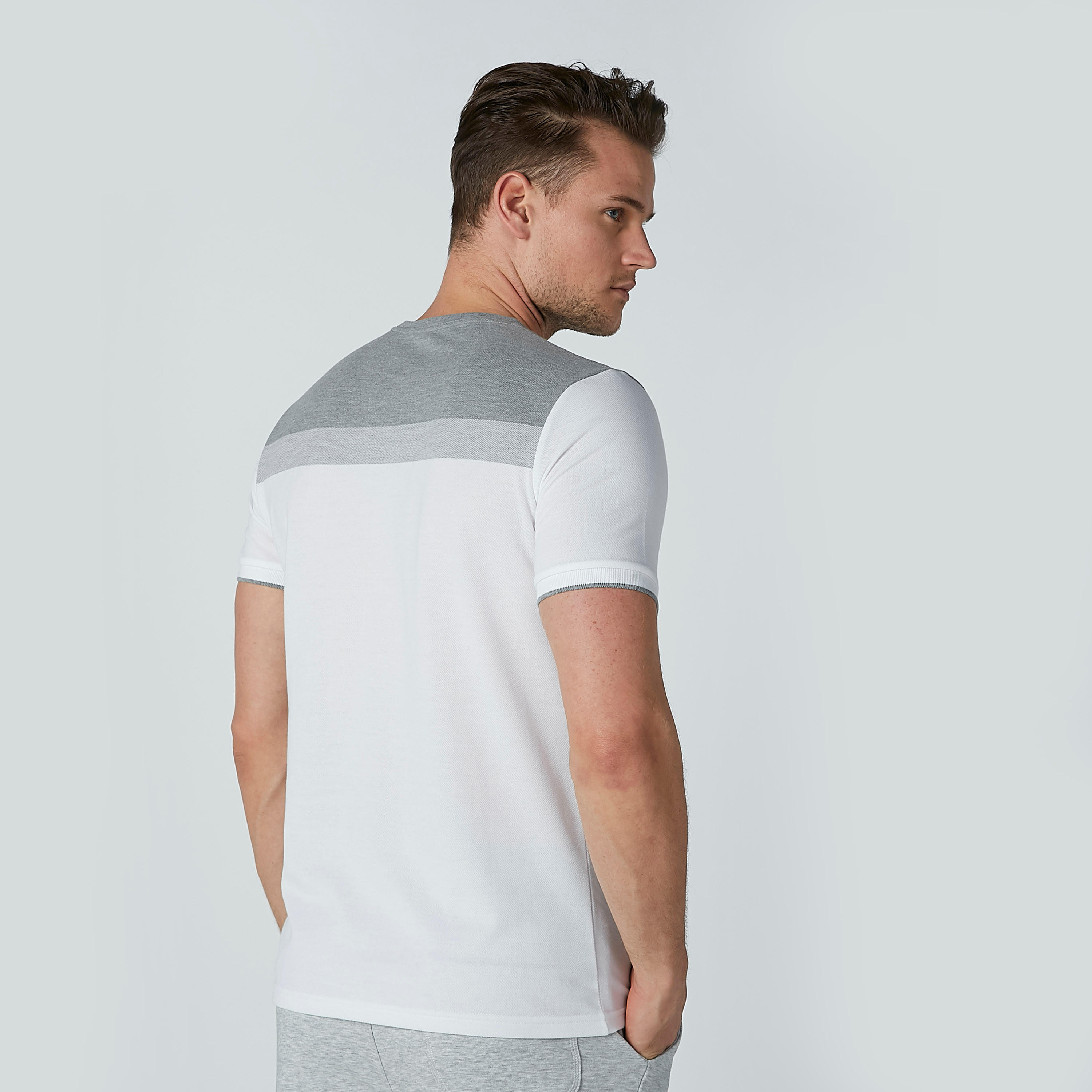 تيشيرت بأكمام قصيرة وياقة مستديرة-men-clothing-tshirtsandpolos-tshirts-image-3