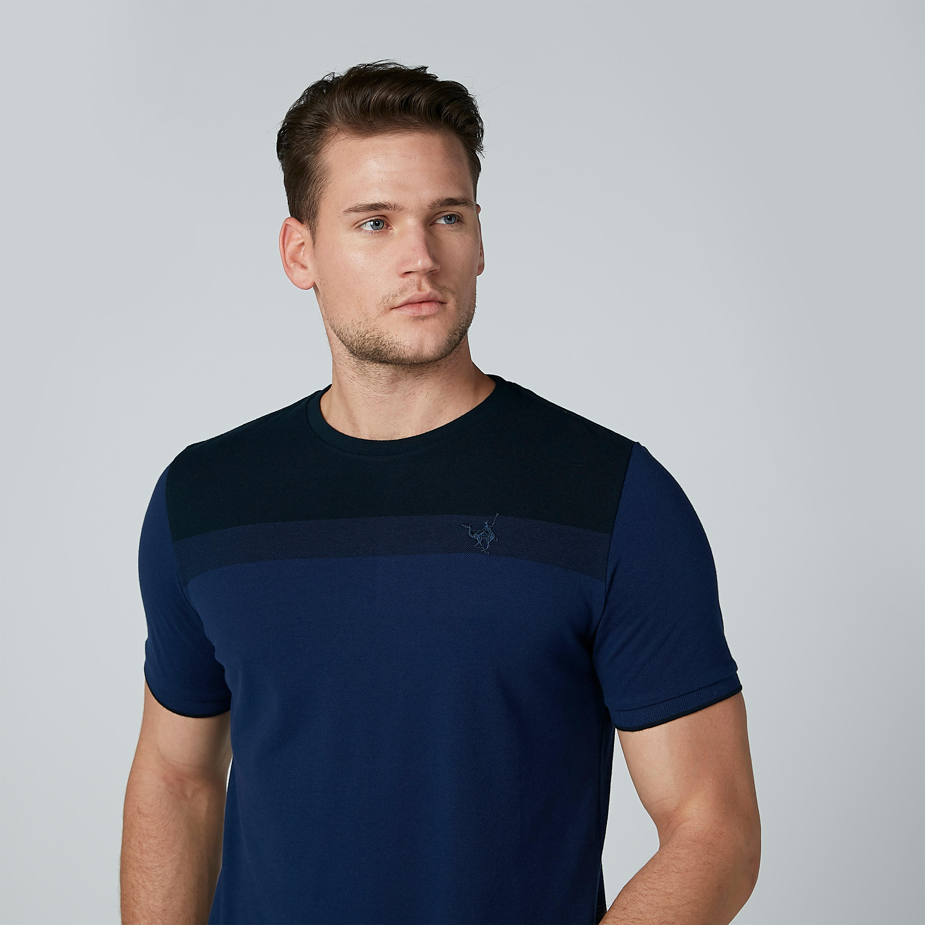 تيشيرت بياقة مستديرة وأكمام قصيرة-men-clothing-tshirtsandpolos-tshirts-image-5