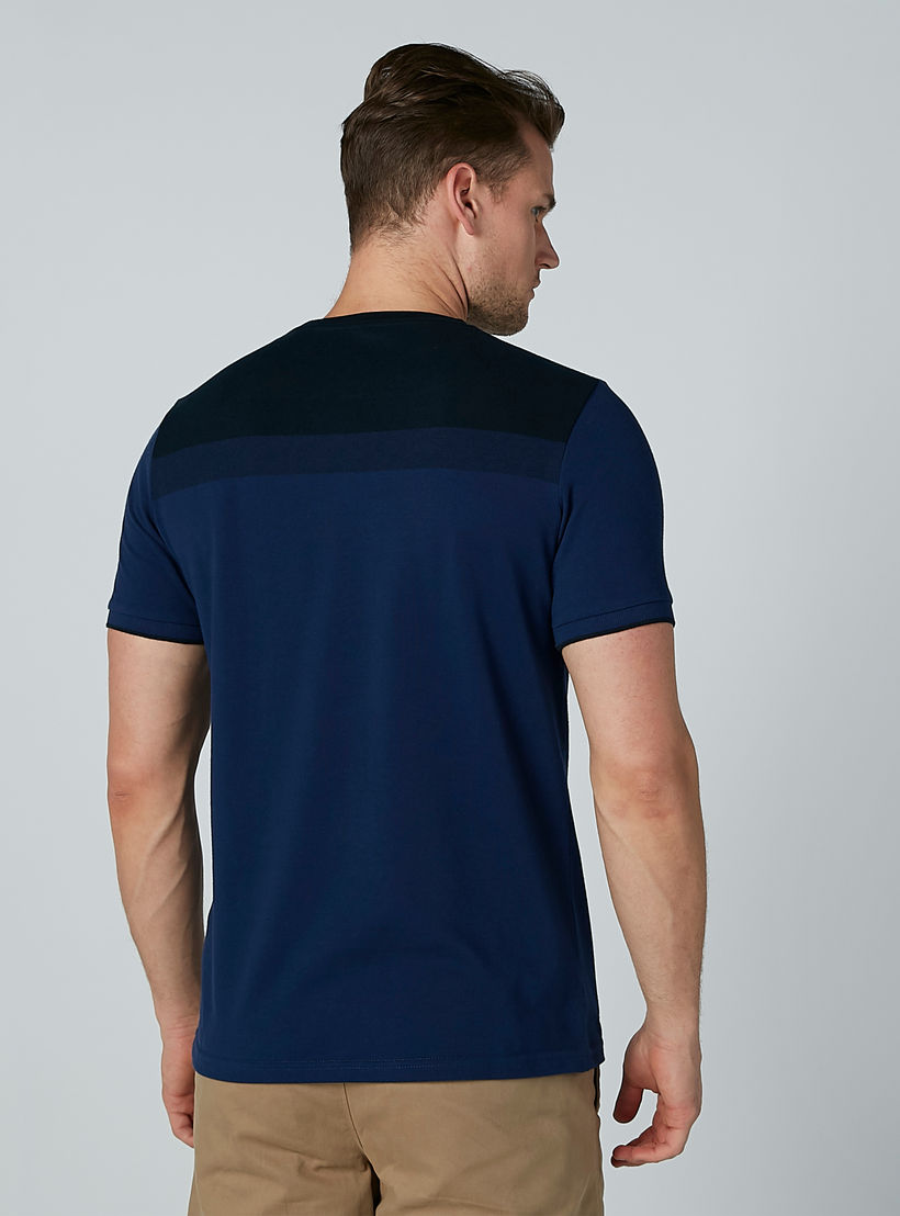 تيشيرت بياقة مستديرة وأكمام قصيرة-men-clothing-tshirtsandpolos-tshirts-image-2