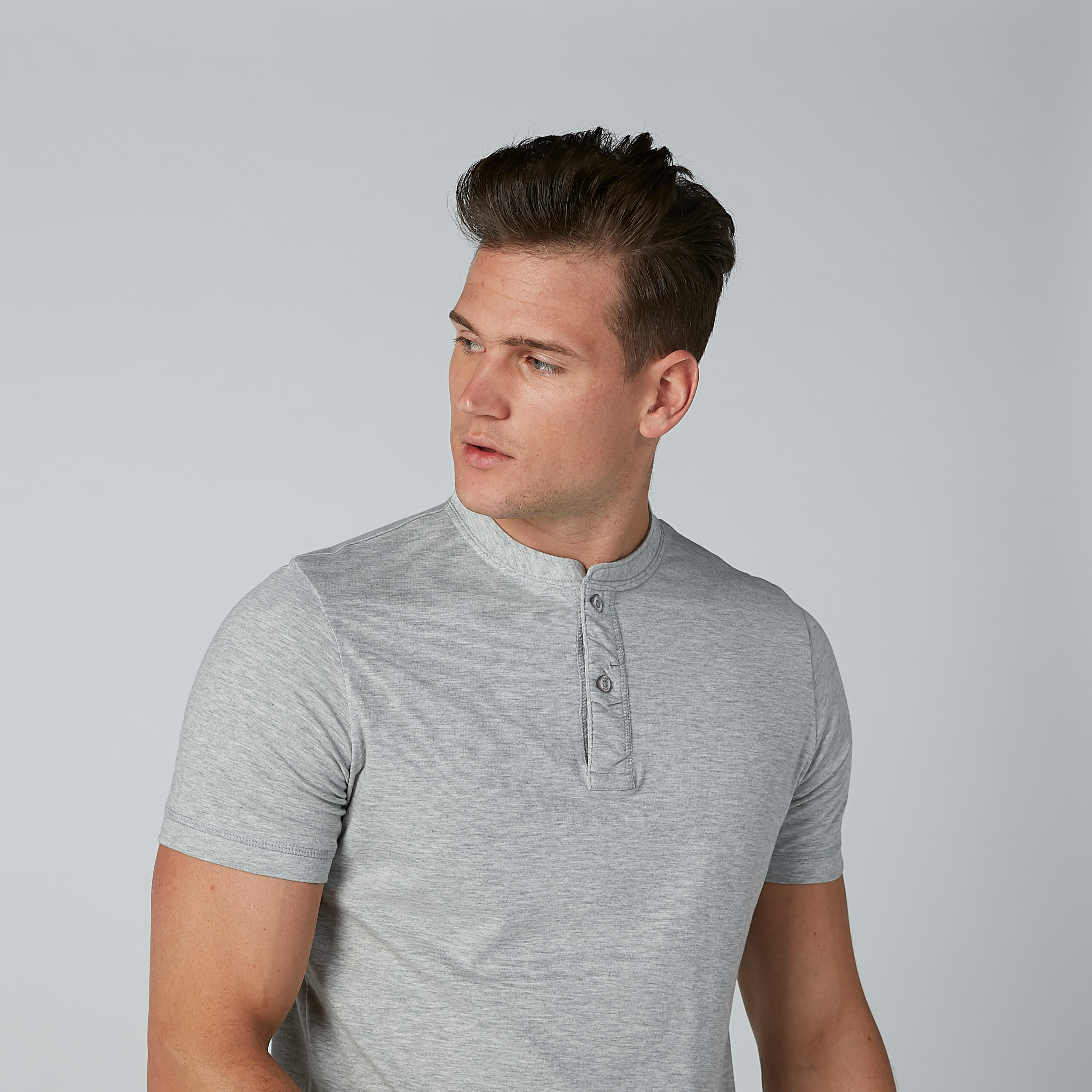 قميص سادة بياقة ماندارين وأكمام قصيرة-men-clothing-tshirtsandpolos-tshirts-image-3