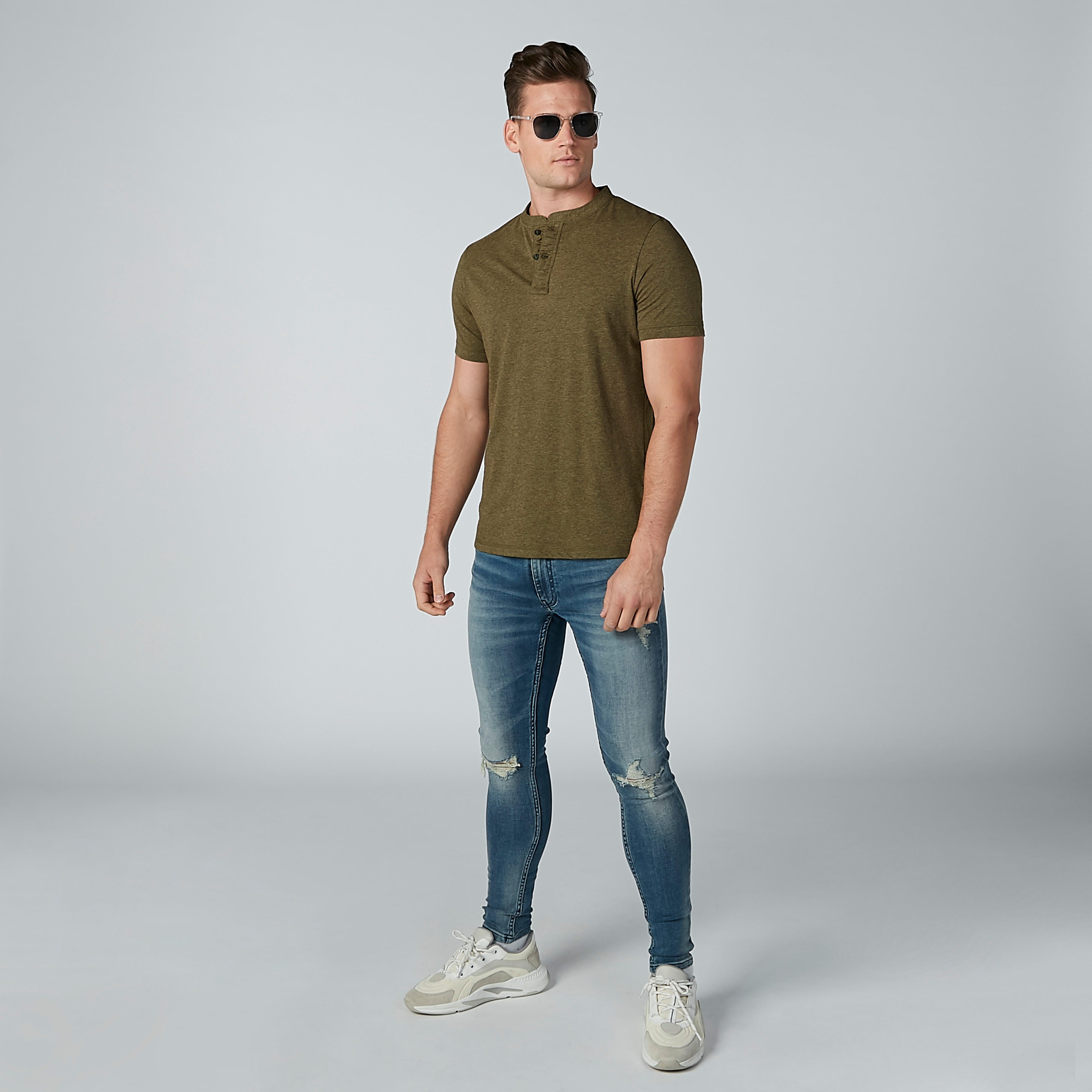 قميص سادة بياقة ماندارين وأكمام قصيرة-men-clothing-tshirtsandpolos-tshirts-image-2