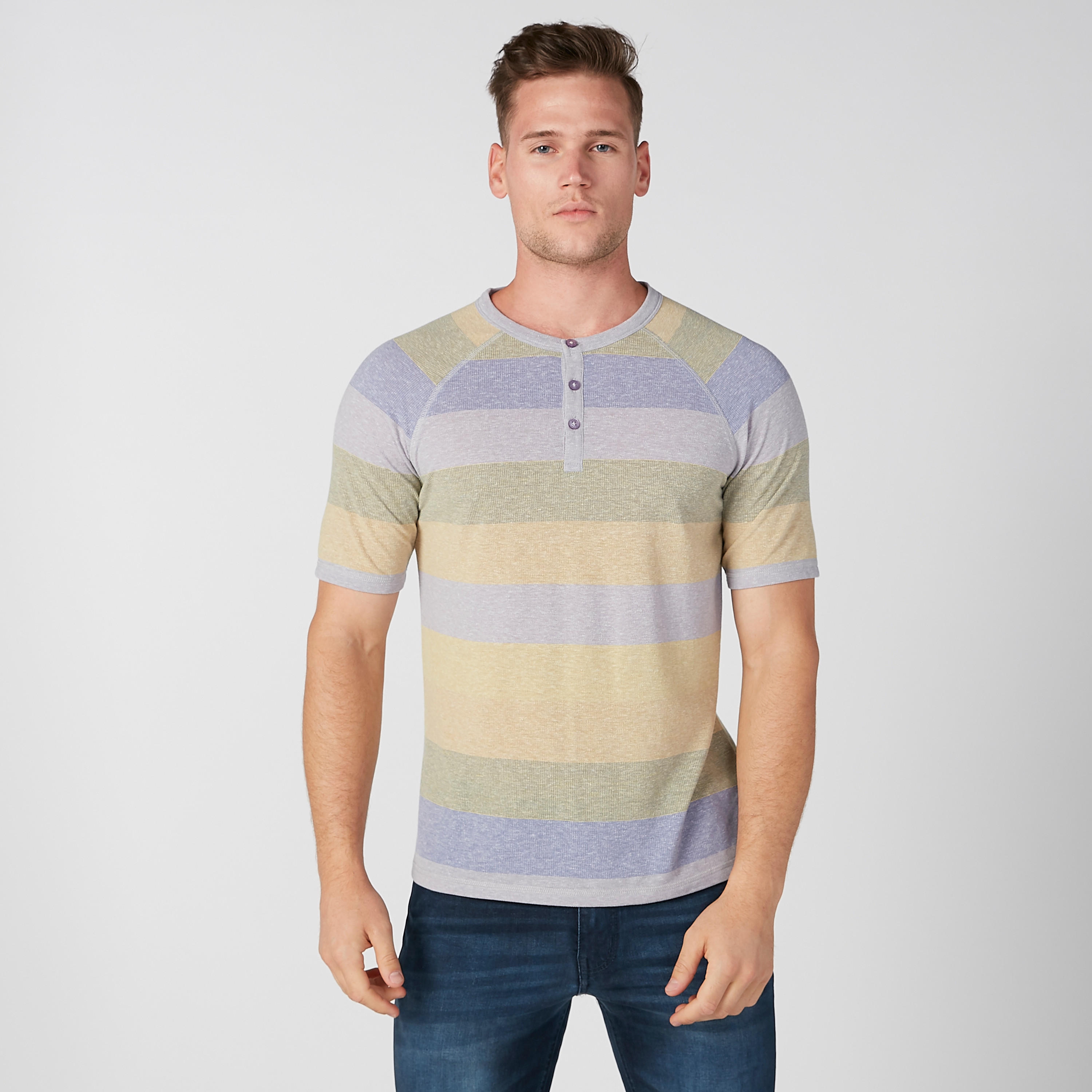 تيشيرت مقلّم بياقة هينلي وأكمام قصيرة-men-clothing-tshirtsandpolos-tshirts-image-3