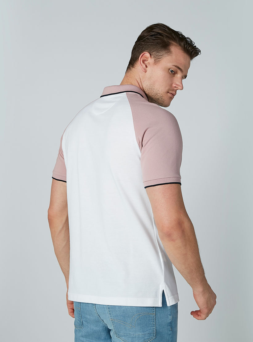 تيشيرت مطرّز بياقة بولو وأكمام مغايرة-men-clothing-tshirtsandpolos-polos-image-4