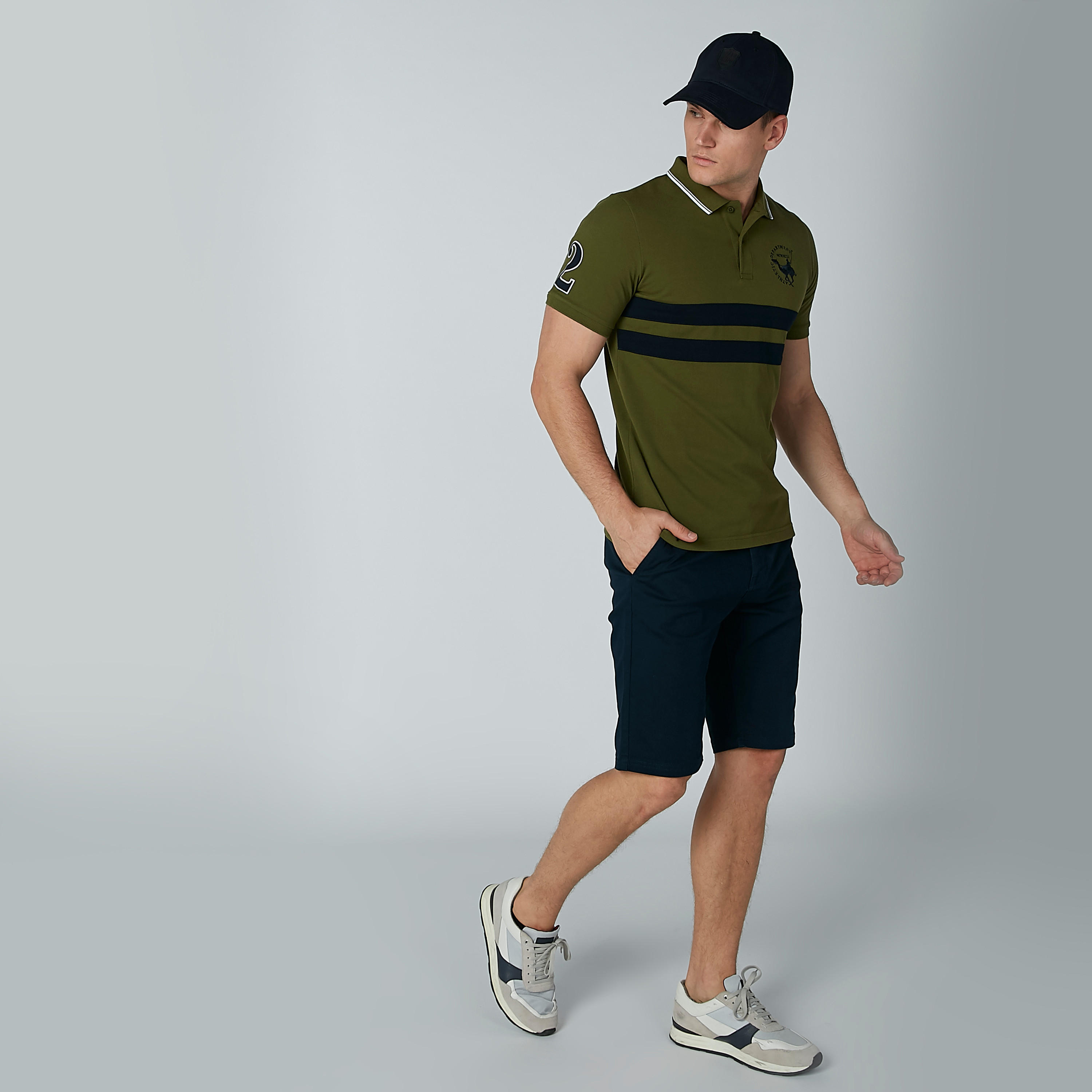 تيشيرت مطرّز بياقة بولو وأكمام قصيرة-men-clothing-tshirtsandpolos-polos-image-2