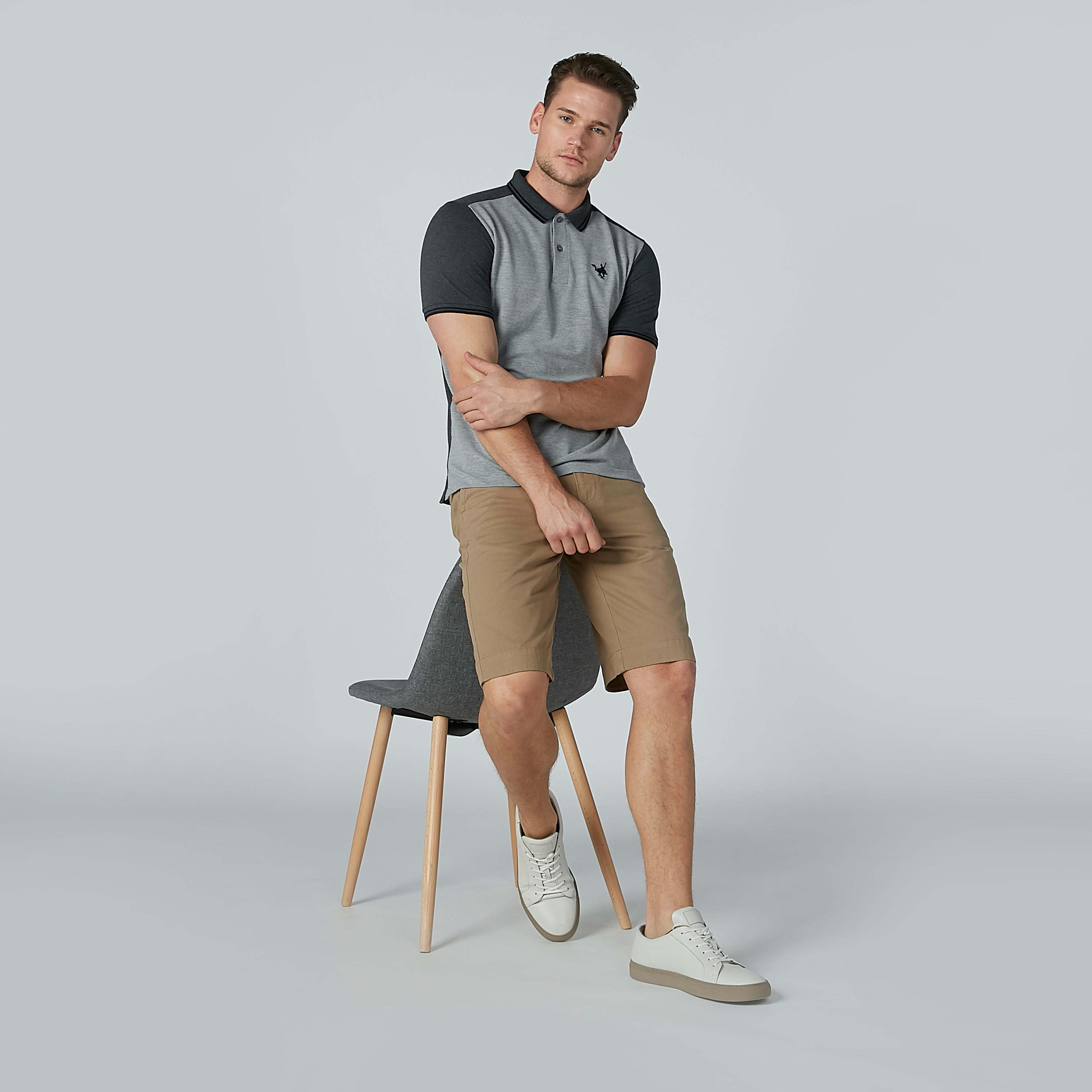 تيشيرت مطرّز بياقة بولو وأكمام قصيرة-men-clothing-tshirtsandpolos-polos-image-1