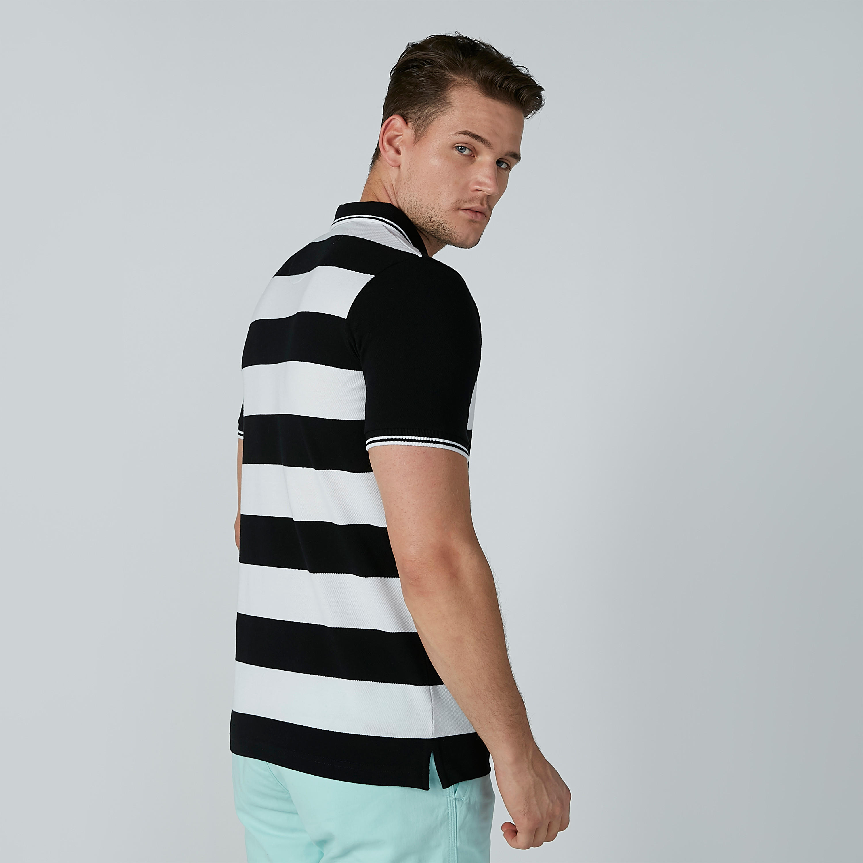 تيشيرت مقلّم بياقة بولو وأكمام قصيرة-men-clothing-tshirtsandpolos-polos-image-3