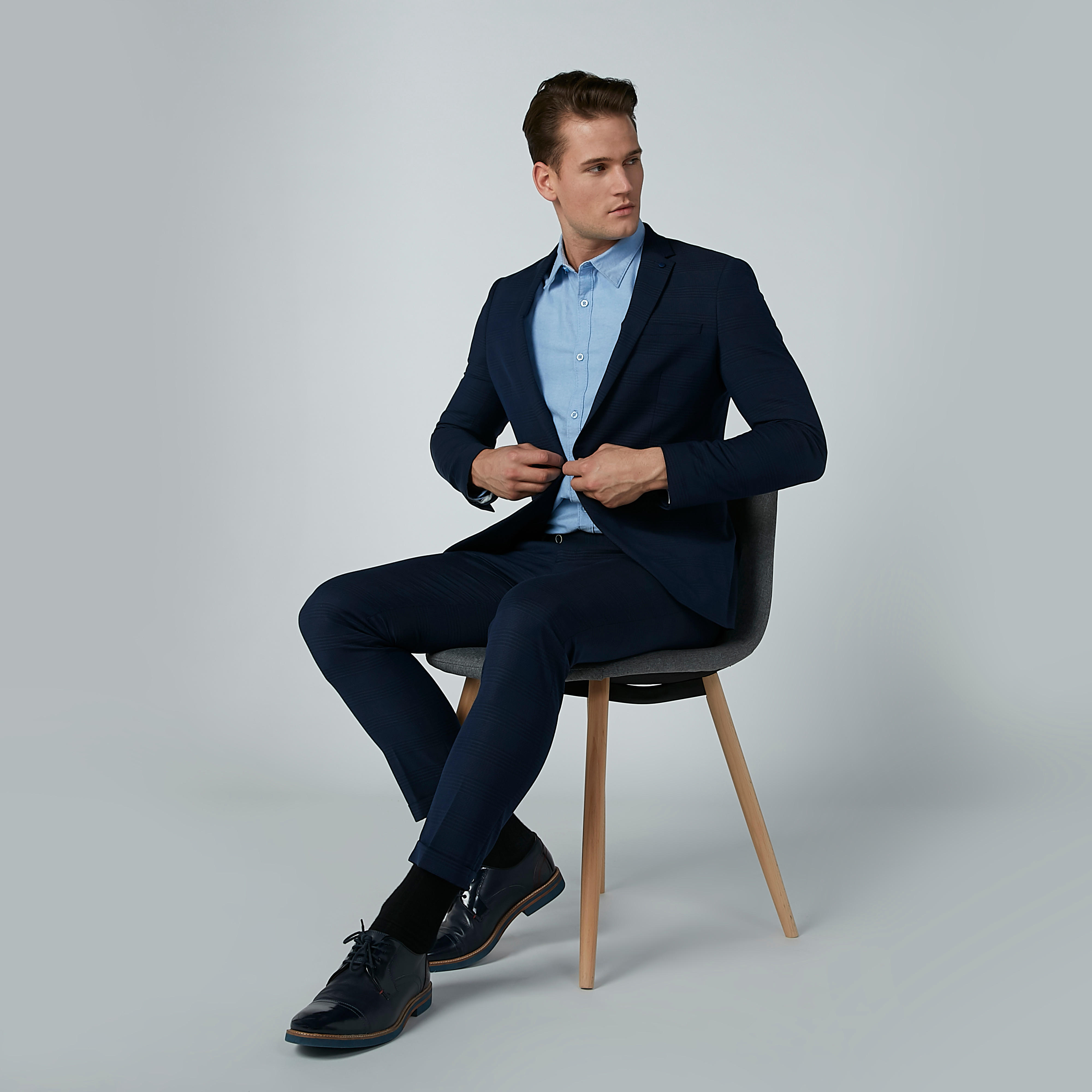 قميص رسمي سادة بياقة عاديّة وأكمام طويلة-men-clothing-shirts-image-2