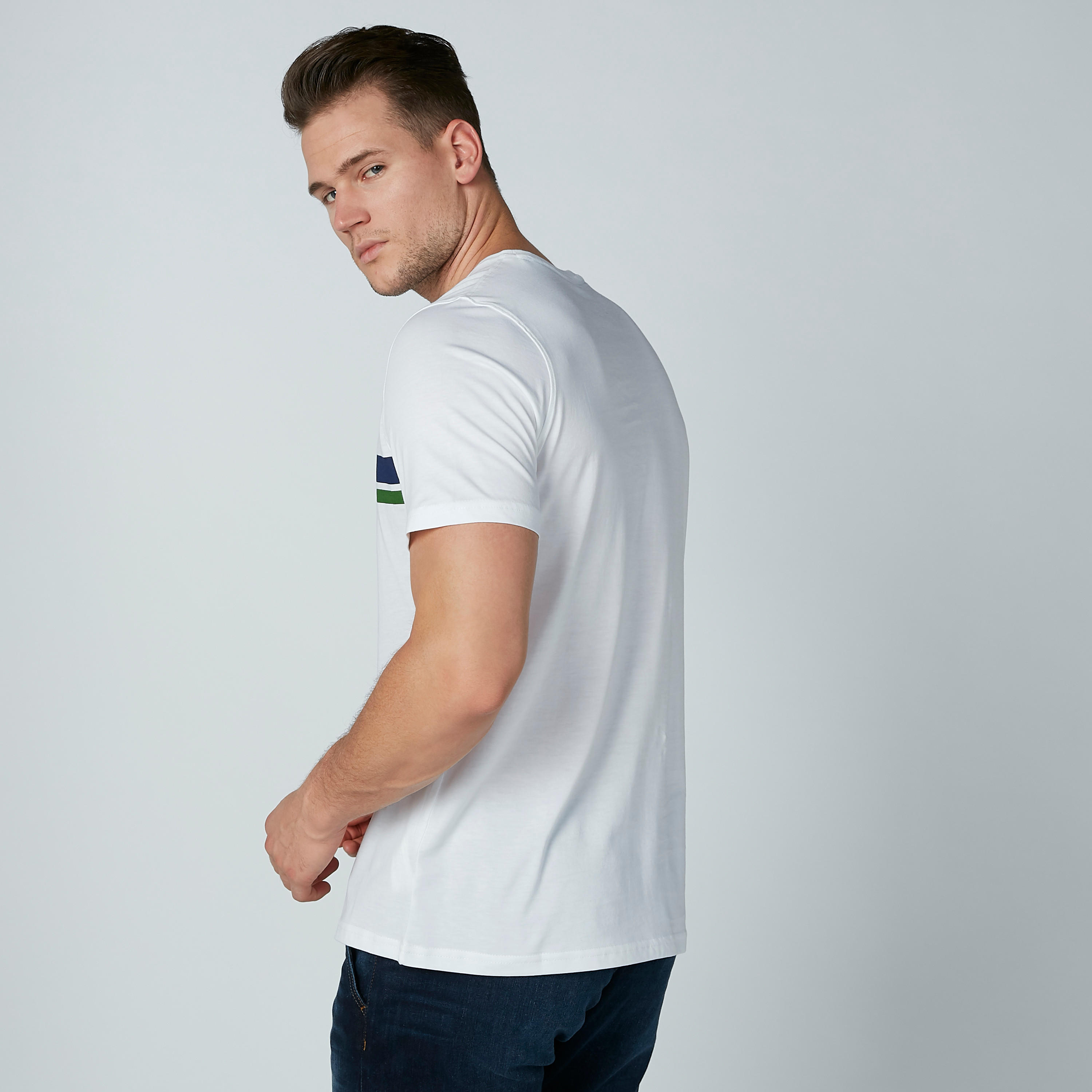 تيشيرت بياقة مستديرة وأكمام قصيرة وطبعات-men-clothing-tshirtsandpolos-tshirts-image-2