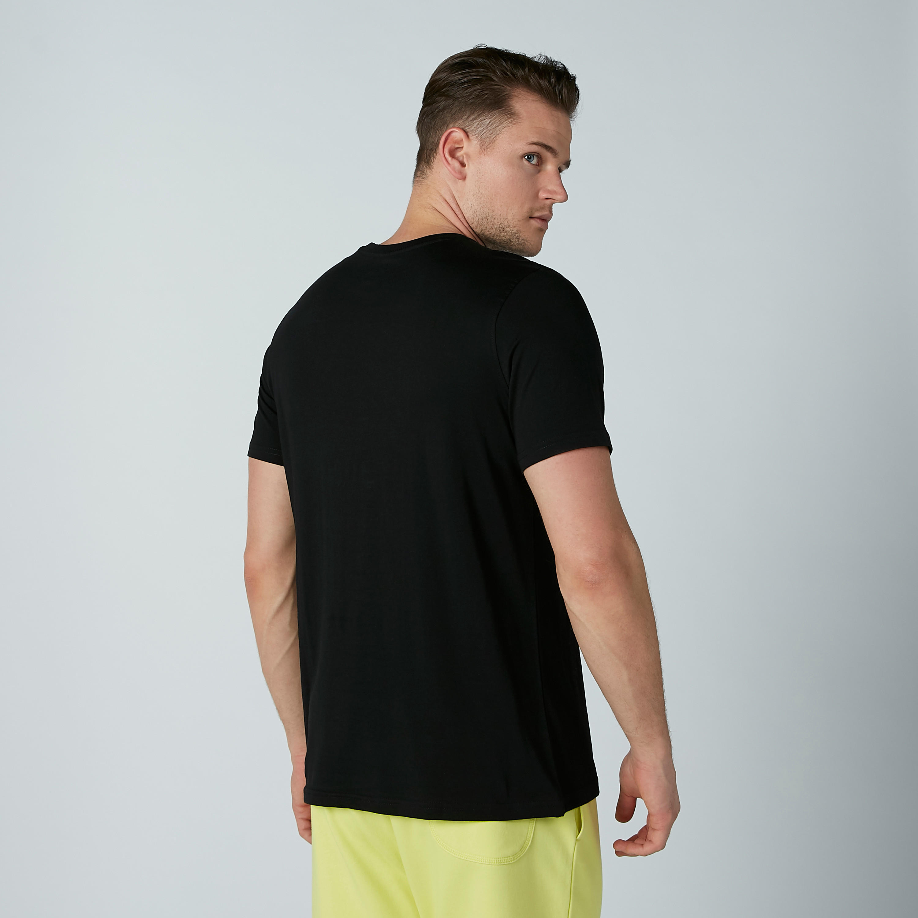 تيشيرت بياقة مستديرة وأكمام قصيرة وطبعات-men-clothing-tshirtsandpolos-tshirts-image-4