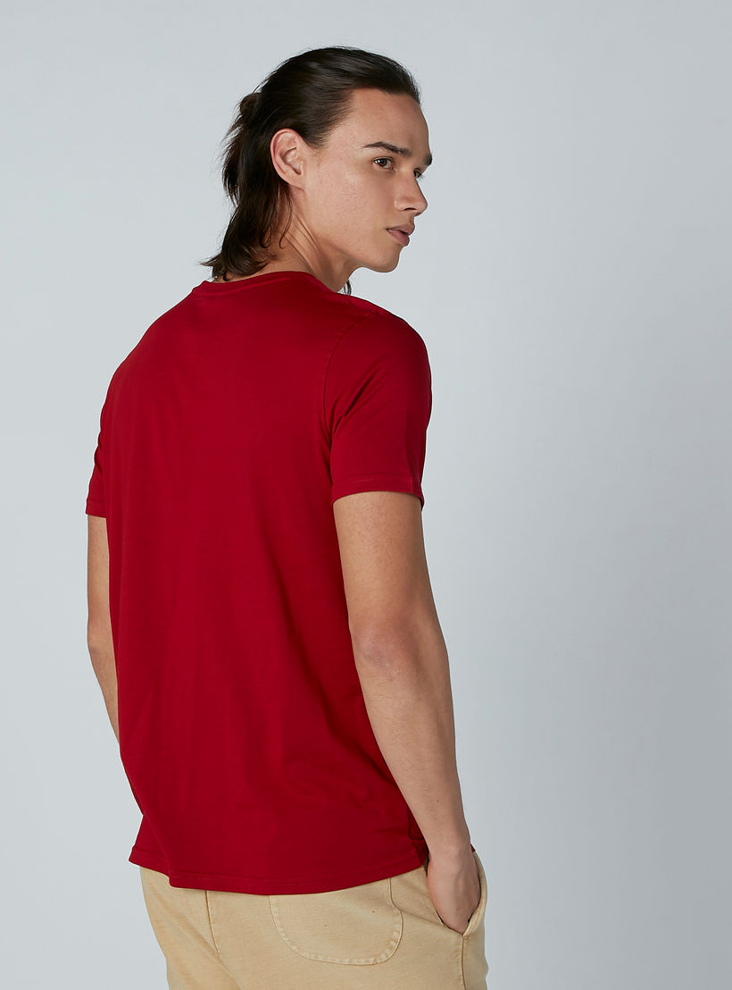 تيشيرت كاجوال بأكمام قصيرة وياقة مستديرة وطبعات-men-clothing-tshirtsandpolos-tshirts-image-3