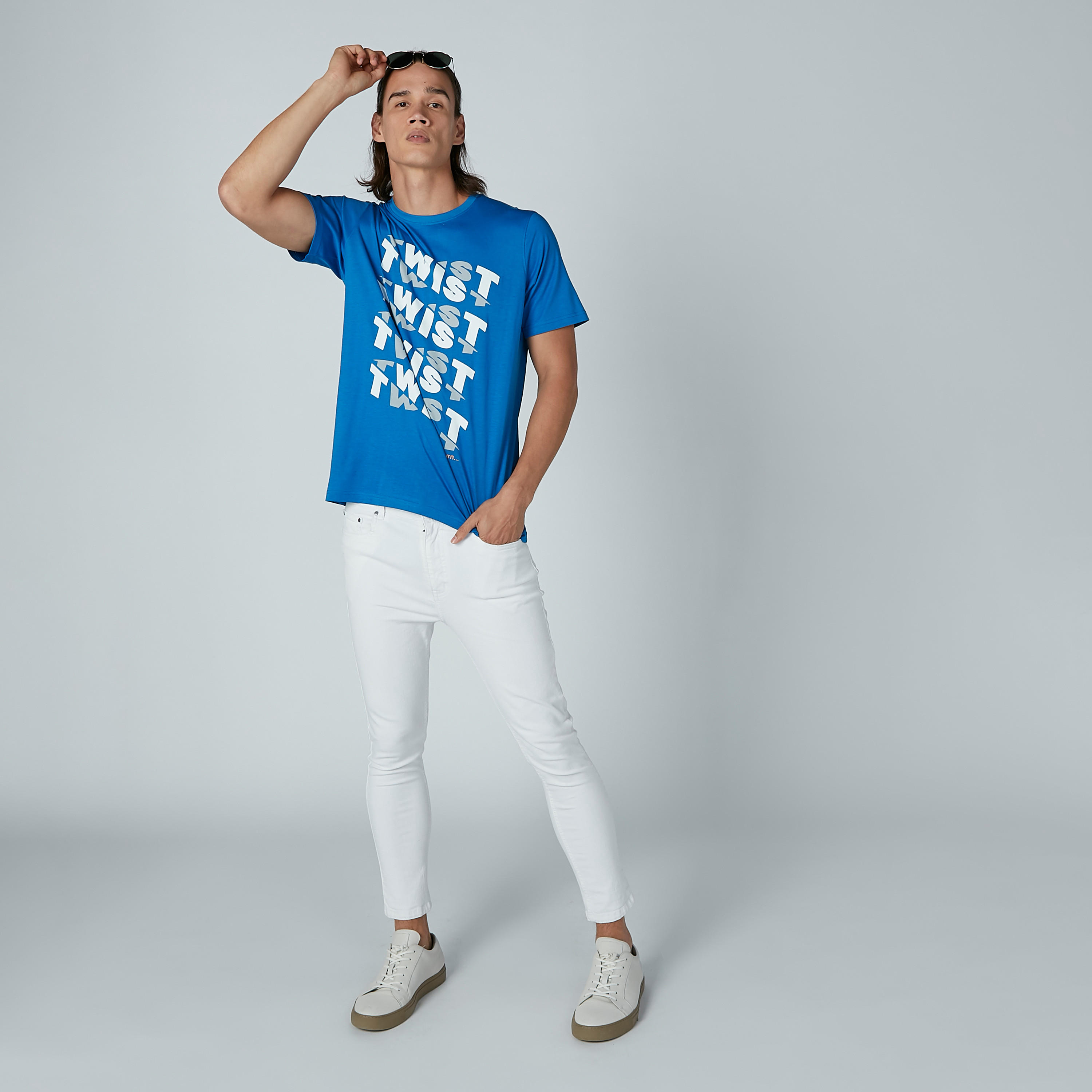 تيشيرت مستدام بياقة مستديرة وأكمام قصيرة وطبعات-men-clothing-tshirtsandpolos-tshirts-image-2