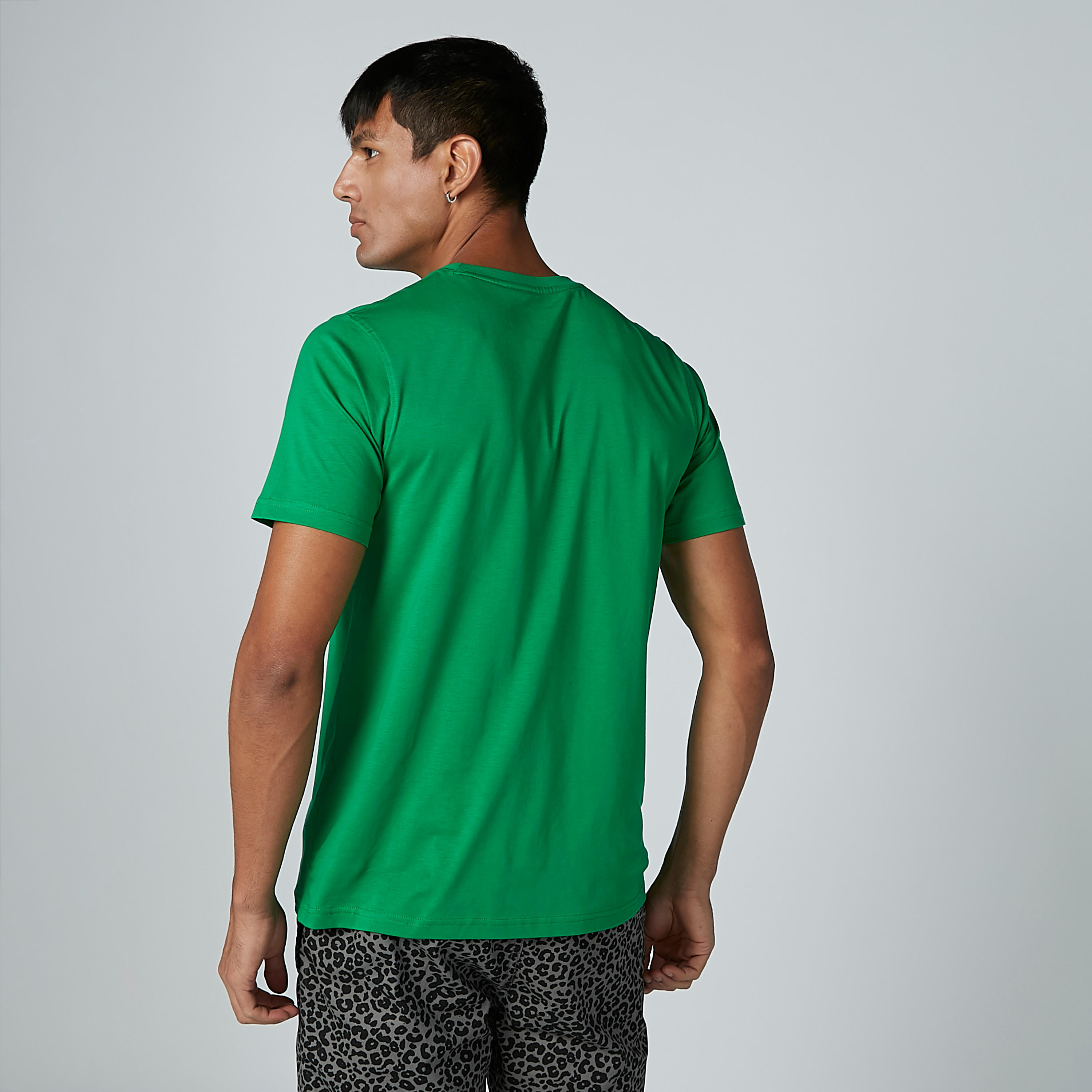 تيشيرت بياقة ضيّقة وأكمام قصيرة وطبعات-men-clothing-tshirtsandpolos-tshirts-image-4