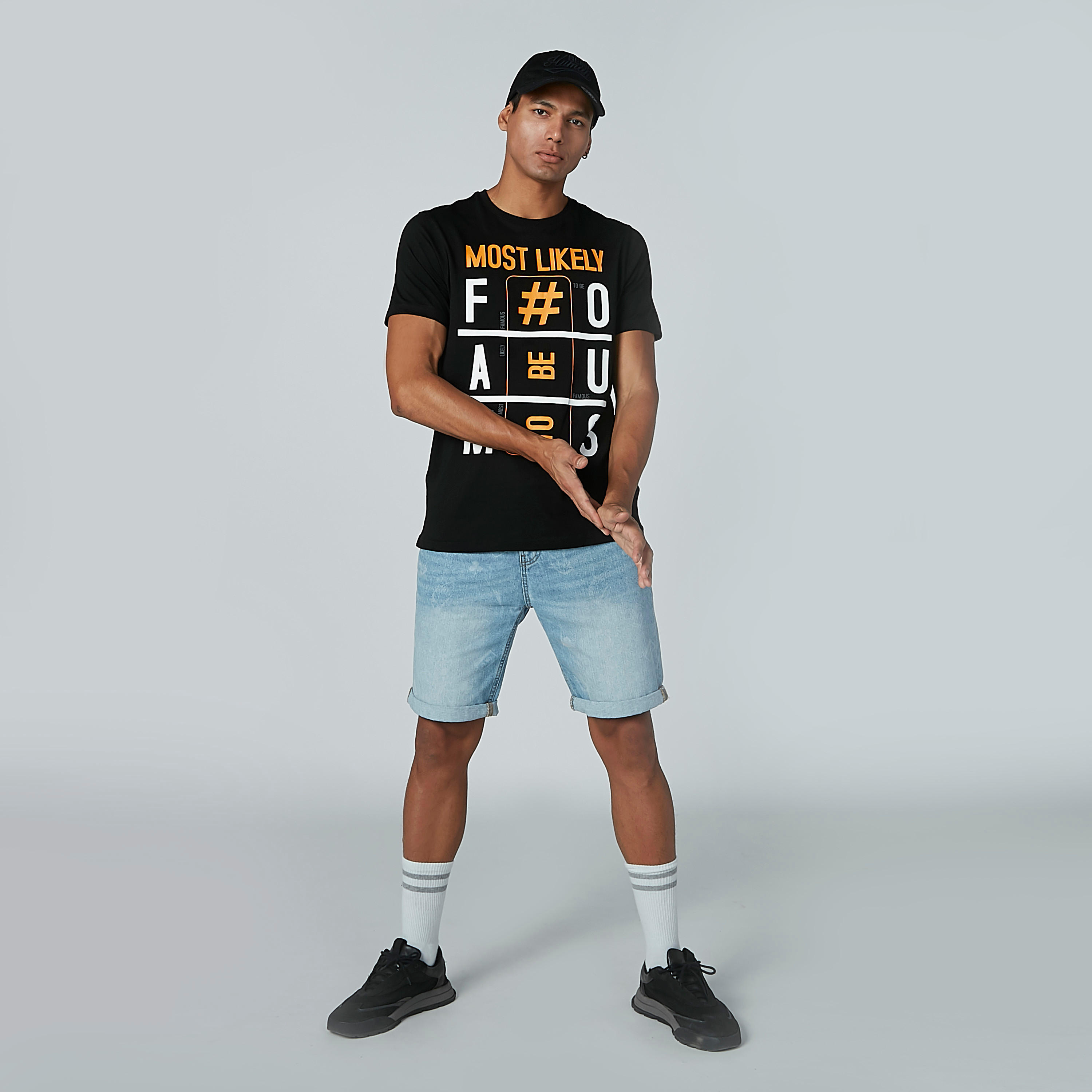 تيشيرت بياقة مستديرة وأكمام قصيرة وطبعات-men-clothing-tshirtsandpolos-tshirts-image-2