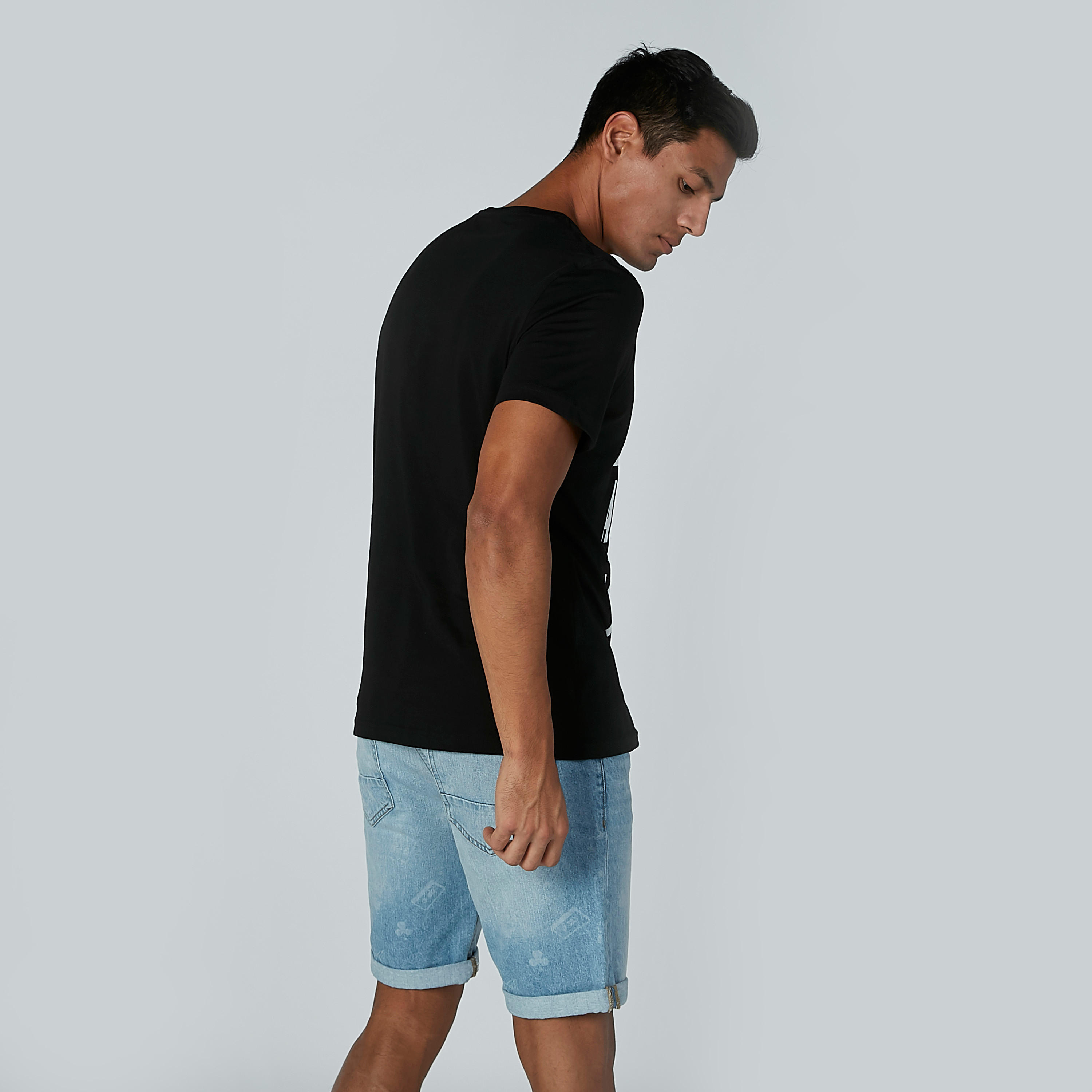 تيشيرت بياقة مستديرة وأكمام قصيرة وطبعات-men-clothing-tshirtsandpolos-tshirts-image-3