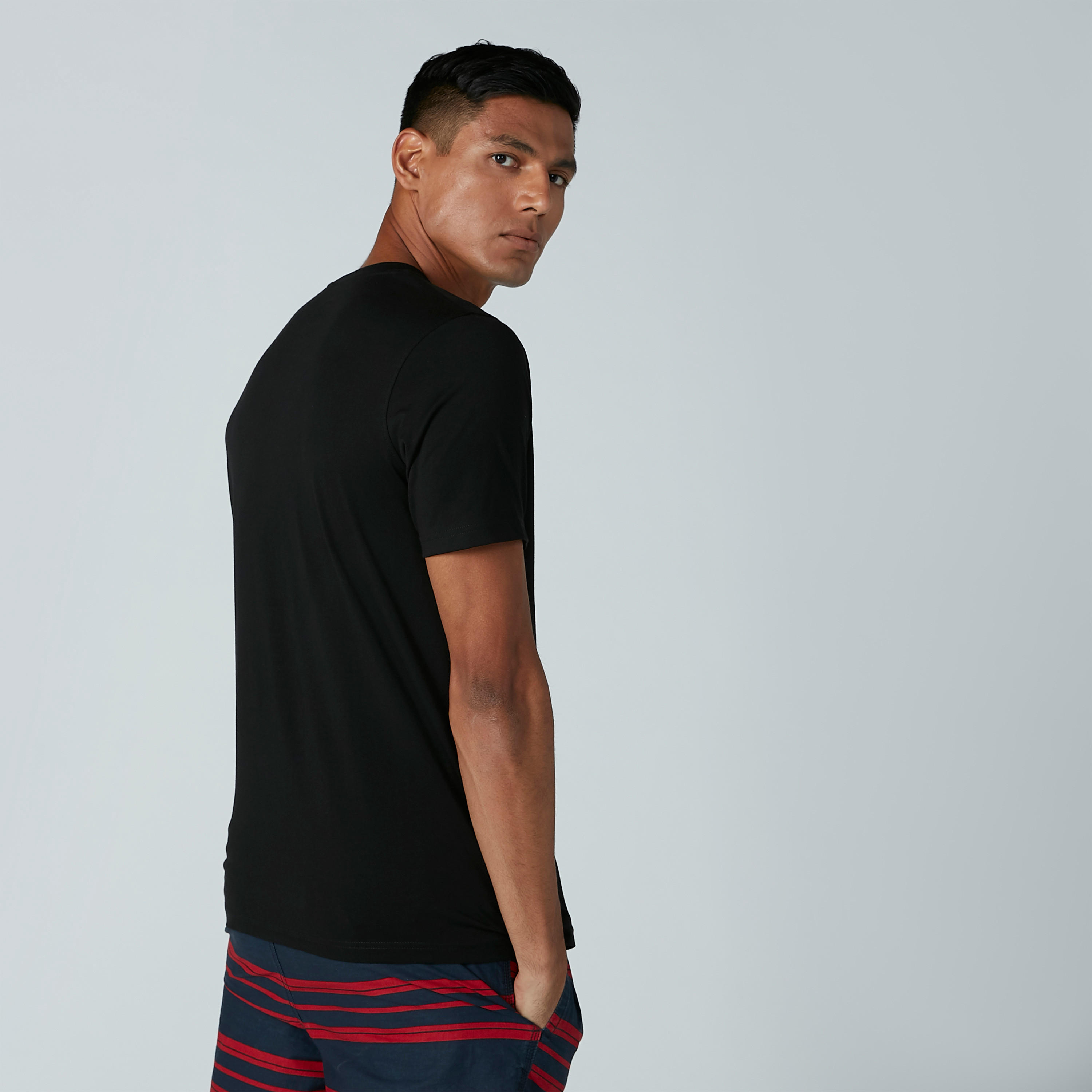 تيشيرت بطبعات وياقة مستديرة وأكمام قصيرة-men-clothing-tshirtsandpolos-tshirts-image-3