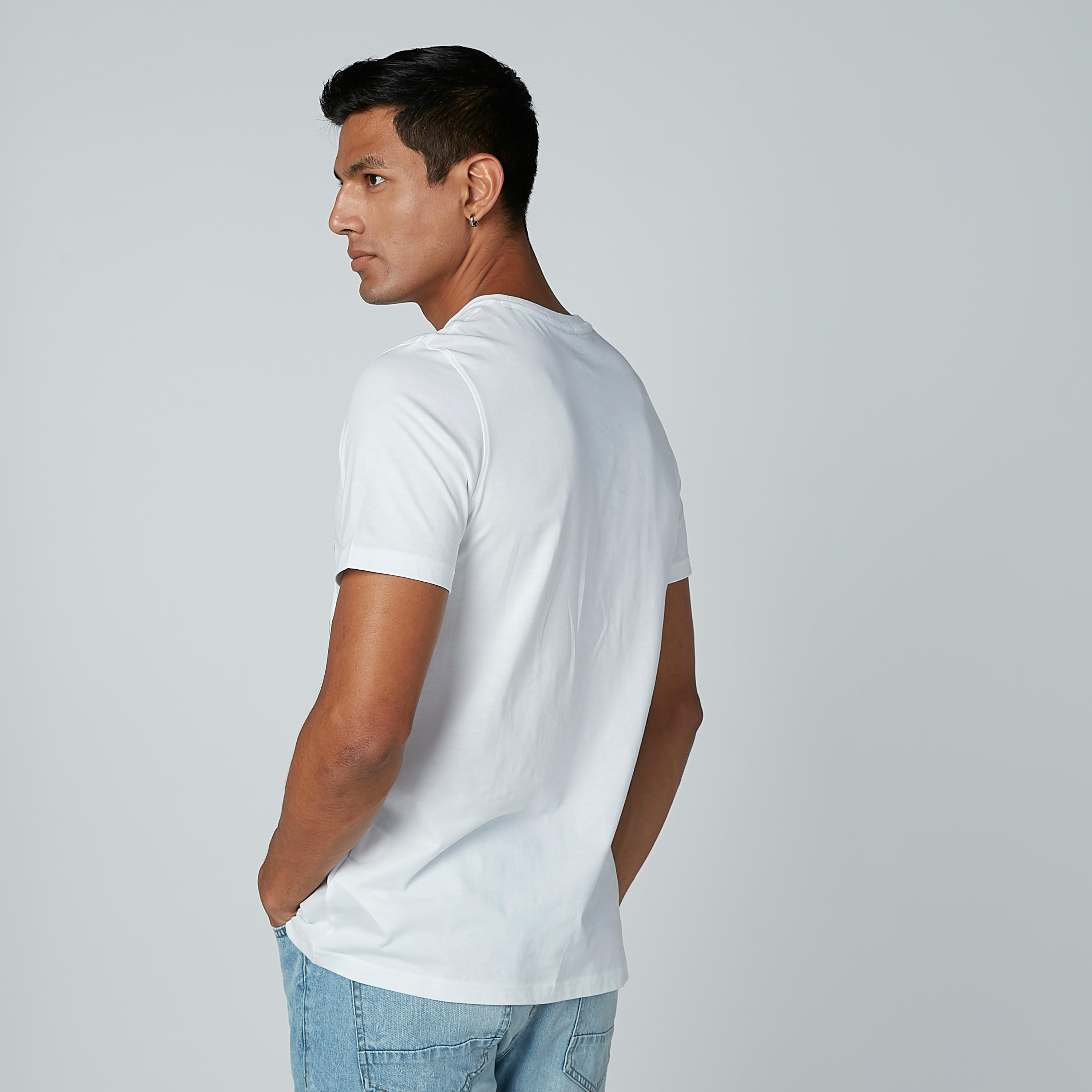 تيشيرت بياقة مستديرة وأكمام قصيرة وطبعات-men-clothing-tshirtsandpolos-tshirts-image-3
