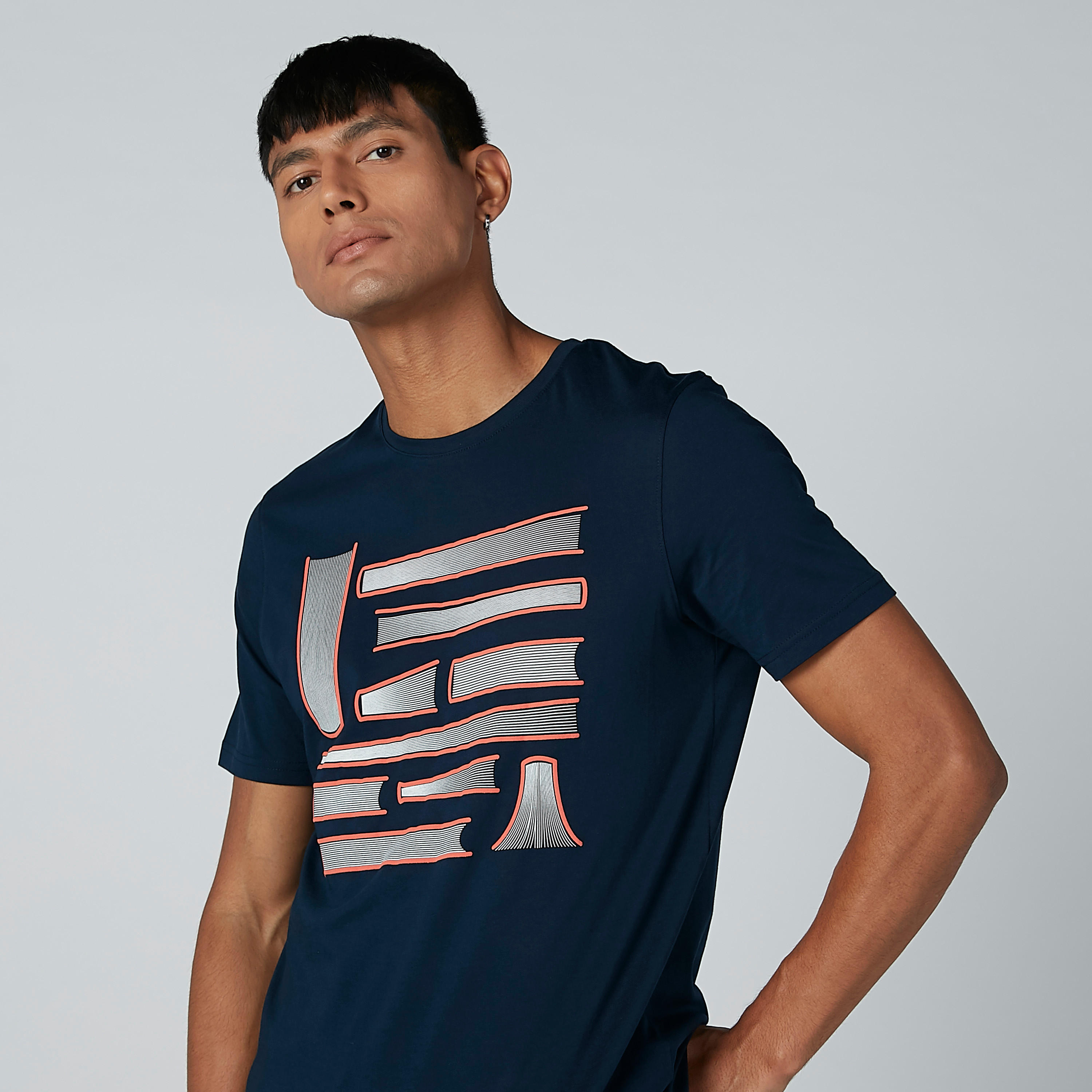 تيشيرت بطبعات وياقة مستديرة وأكمام قصيرة-men-clothing-tshirtsandpolos-tshirts-image-1