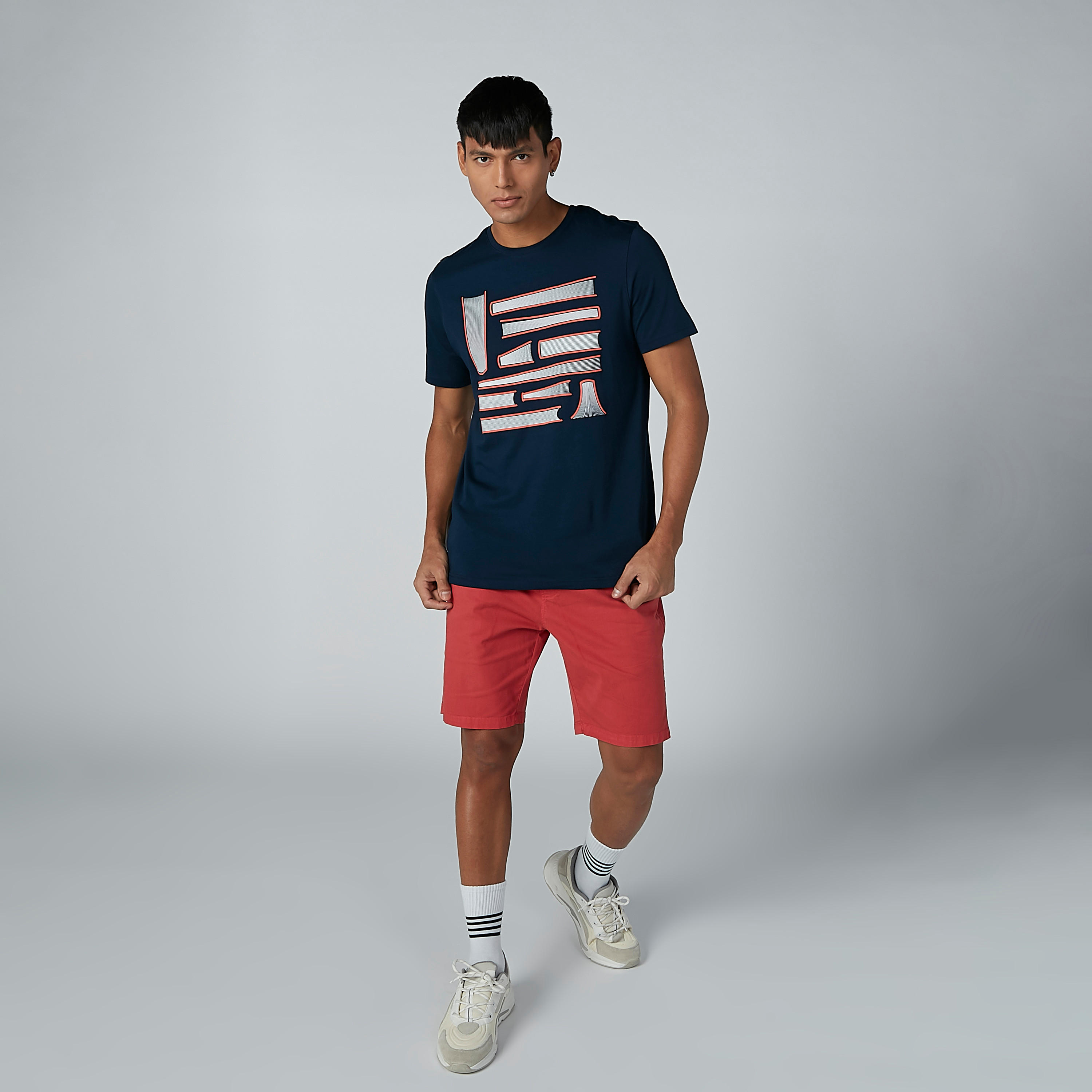 تيشيرت بطبعات وياقة مستديرة وأكمام قصيرة-men-clothing-tshirtsandpolos-tshirts-image-2