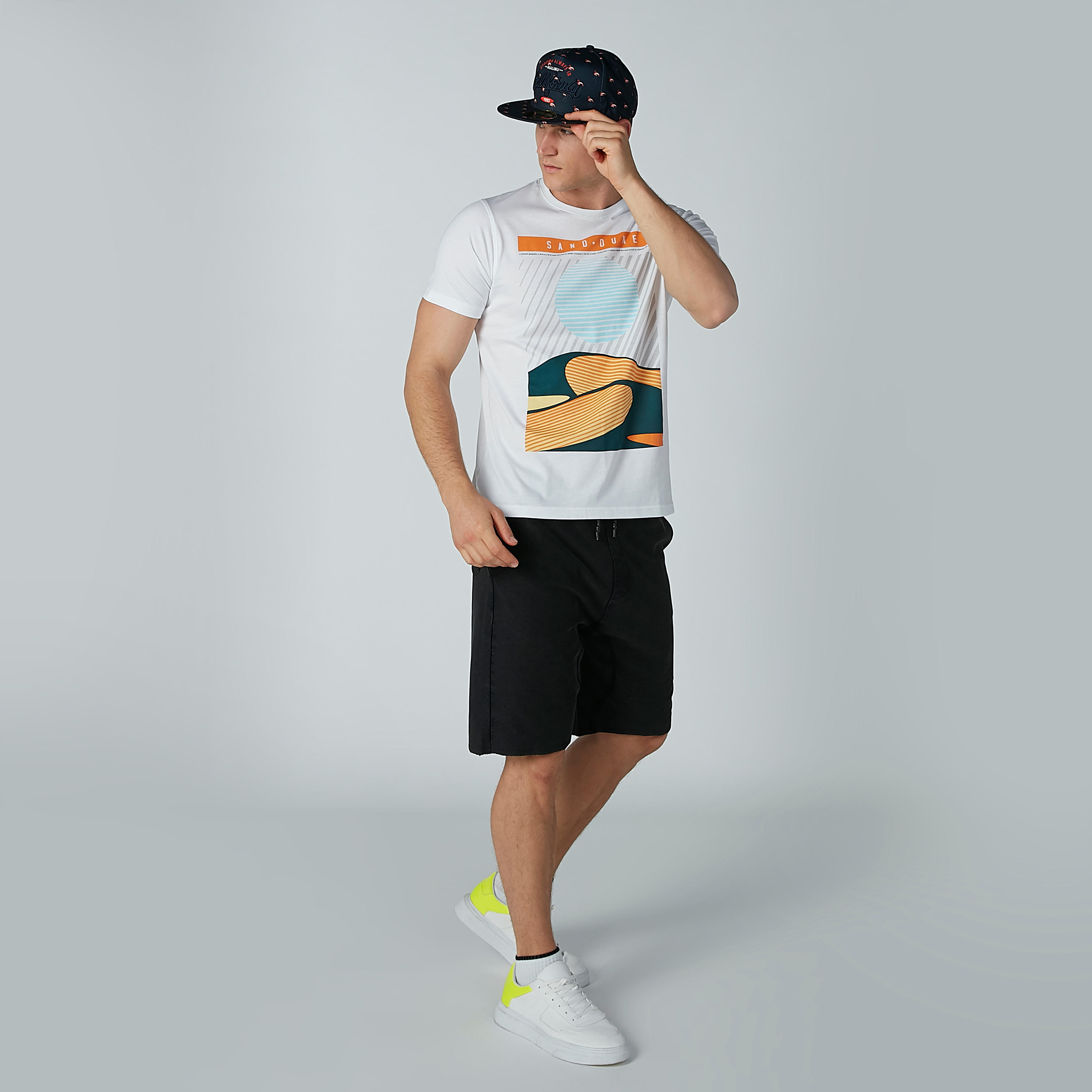 تيشيرت بياقة مستديرة وأكمام قصيرة وطبعات-men-clothing-tshirtsandpolos-tshirts-image-2
