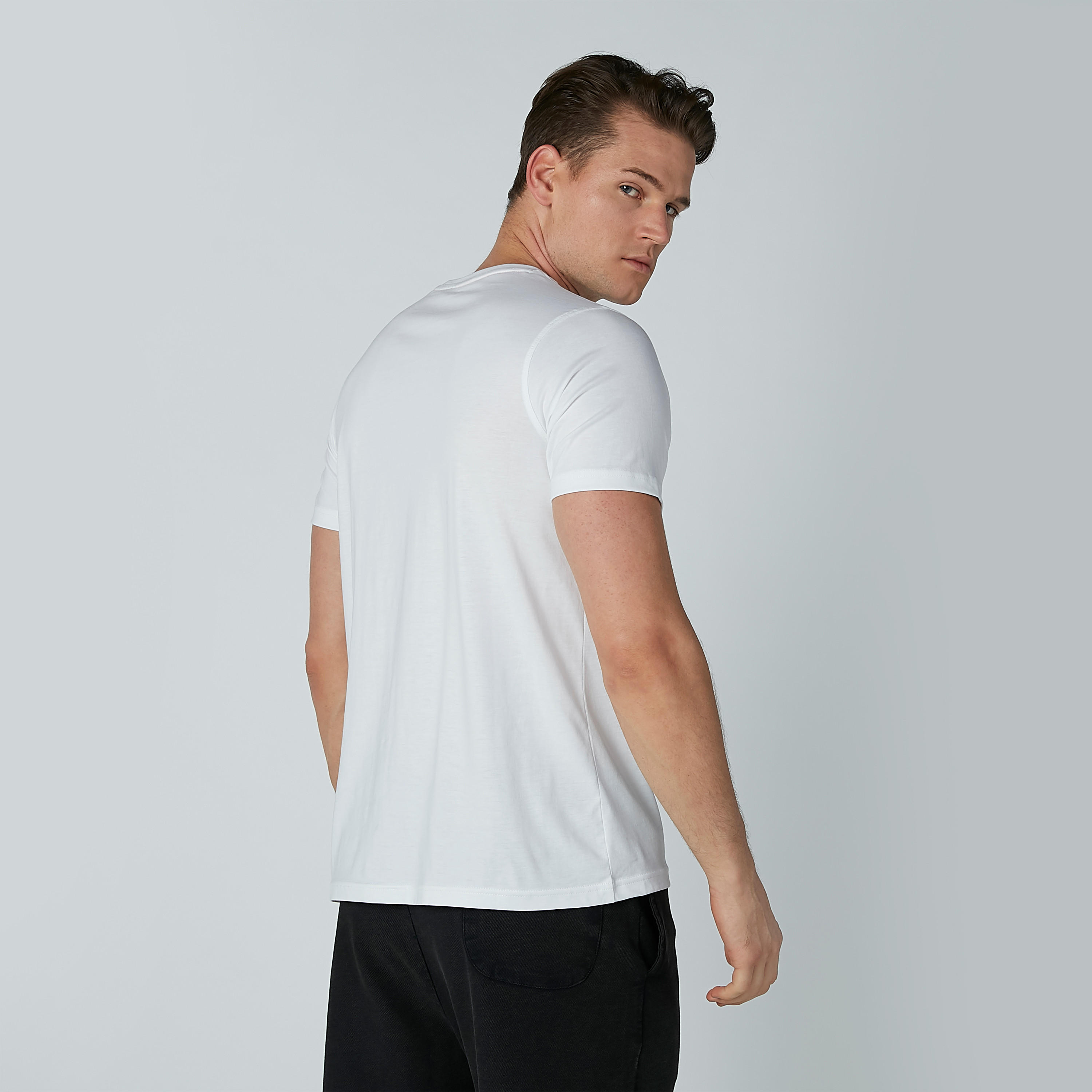 تيشيرت بياقة مستديرة وأكمام قصيرة وطبعات-men-clothing-tshirtsandpolos-tshirts-image-3