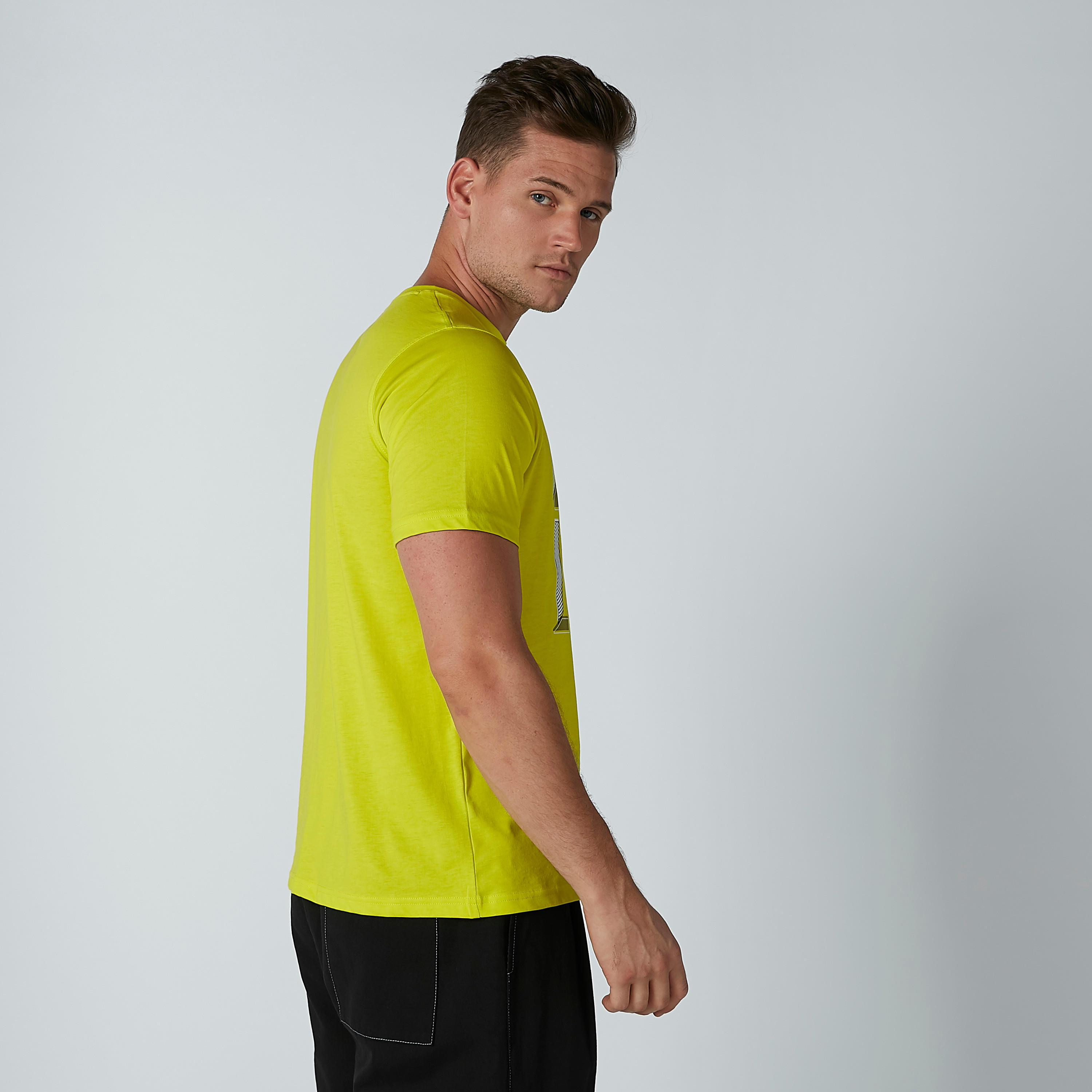 تيشيرت بياقة مستديرة وأكمام قصيرة وطبعات-men-clothing-tshirtsandpolos-tshirts-image-4