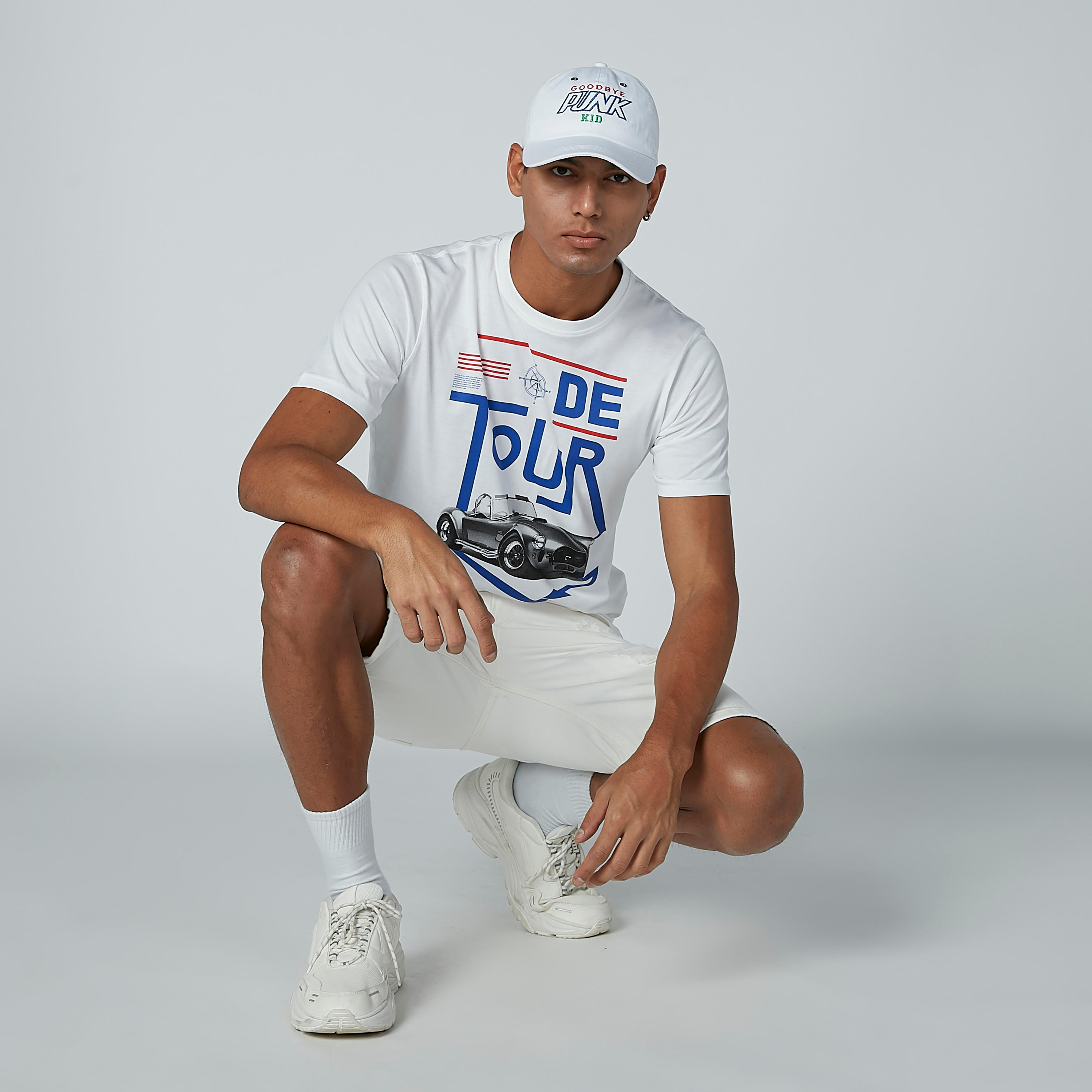 تيشيرت بياقة مستديرة وأكمام قصيرة وطبعات-men-clothing-tshirtsandpolos-tshirts-image-2
