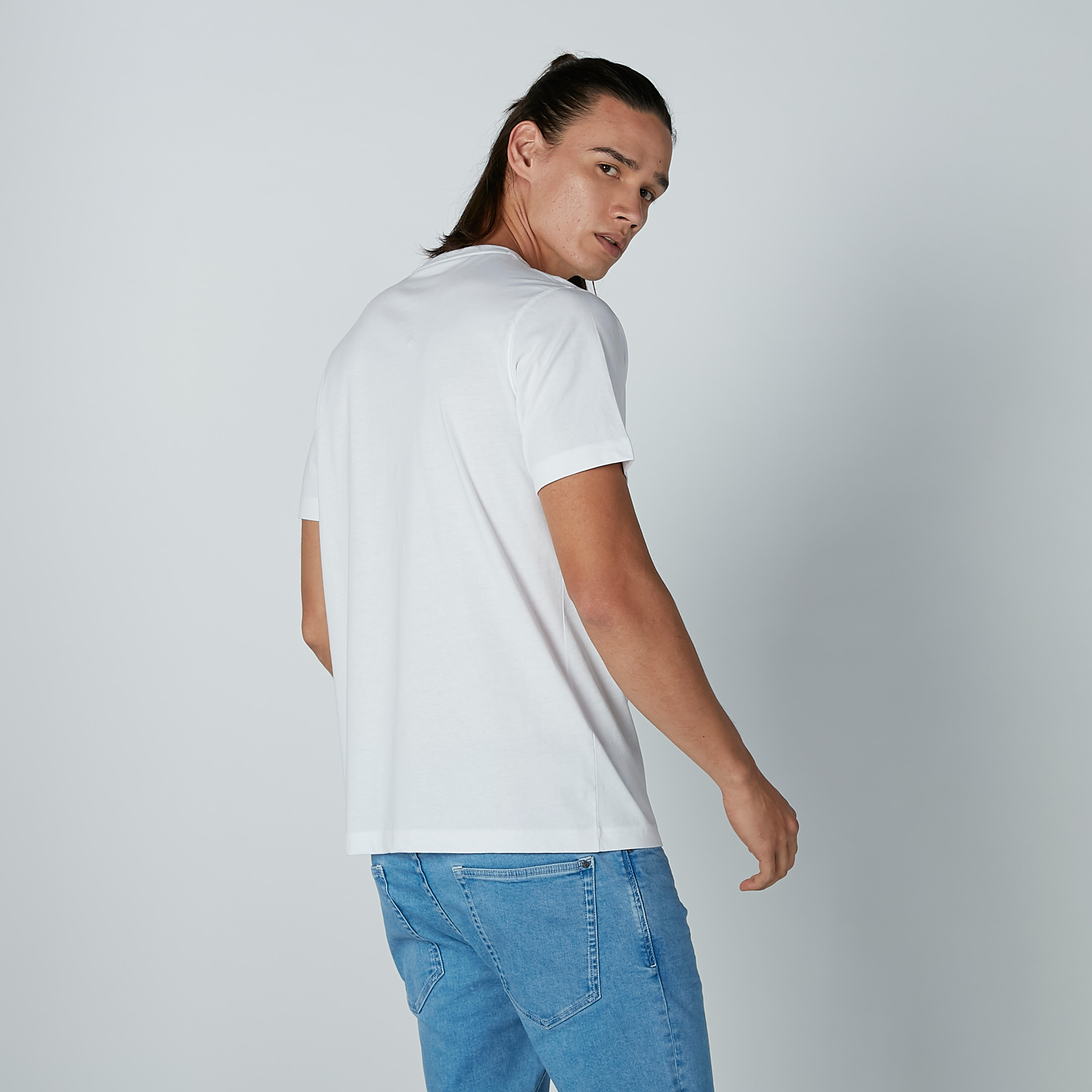 تيشيرت بياقة مستديرة وأكمام قصيرة وطبعات-men-clothing-tshirtsandpolos-tshirts-image-3