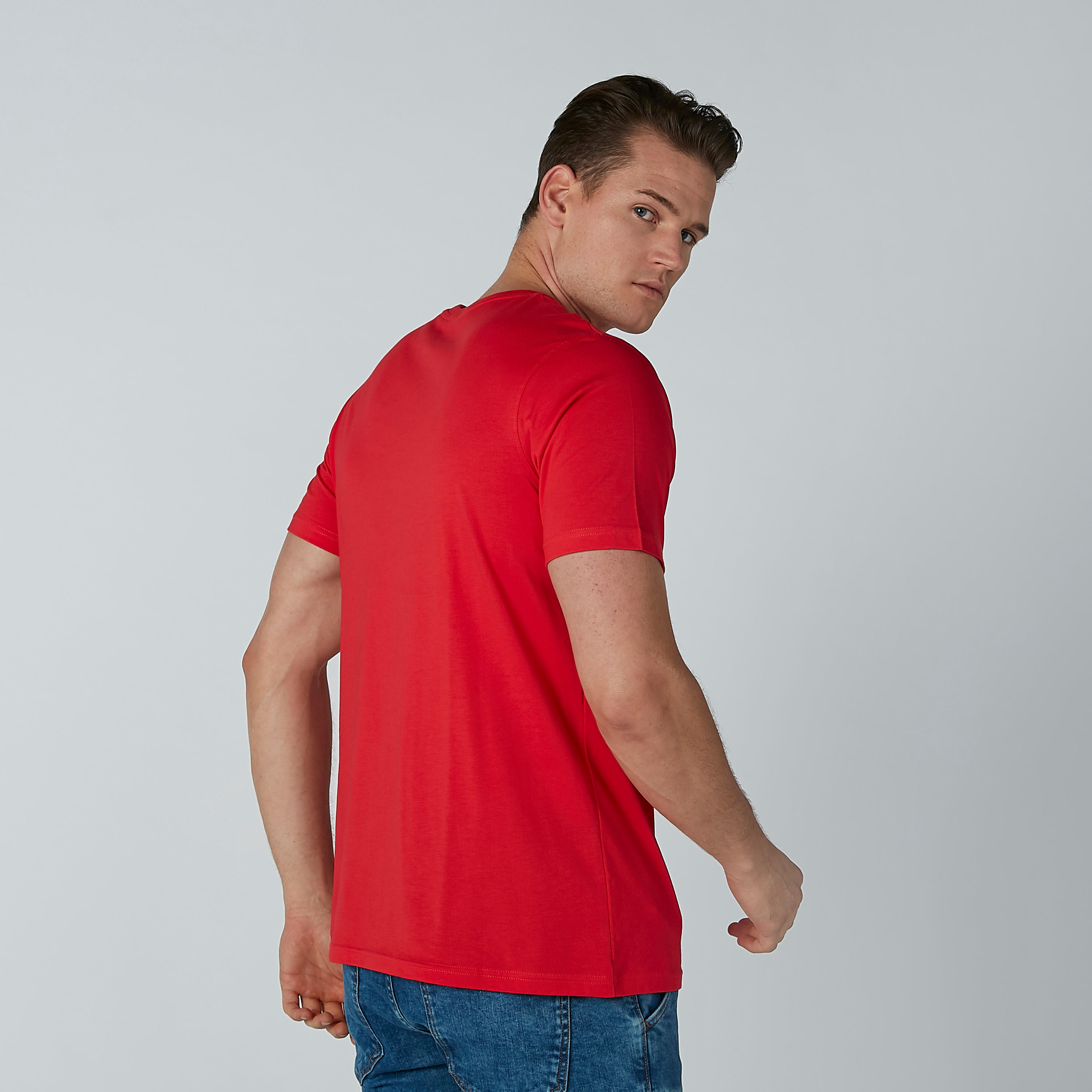 تيشيرت بياقة مستديرة وأكمام قصيرة وطبعات-men-clothing-tshirtsandpolos-tshirts-image-4