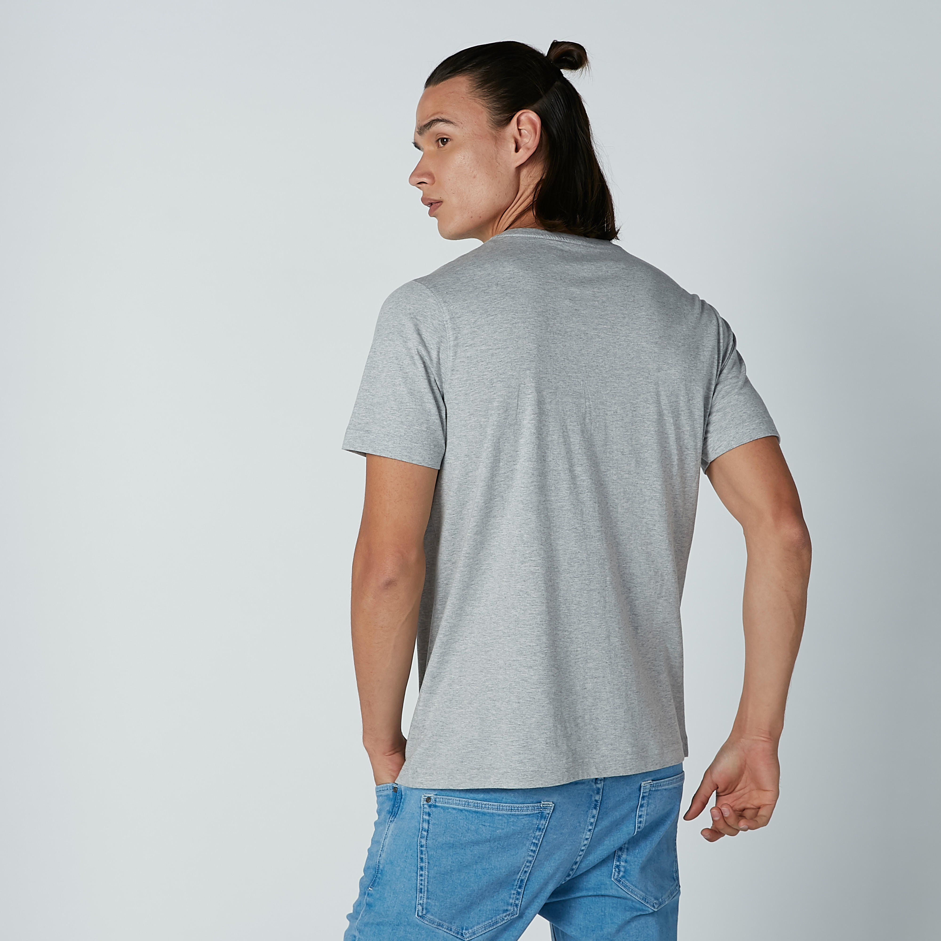 تيشيرت بطبعات وياقة مستديرة وأكمام قصيرة-men-clothing-tshirtsandpolos-tshirts-image-3