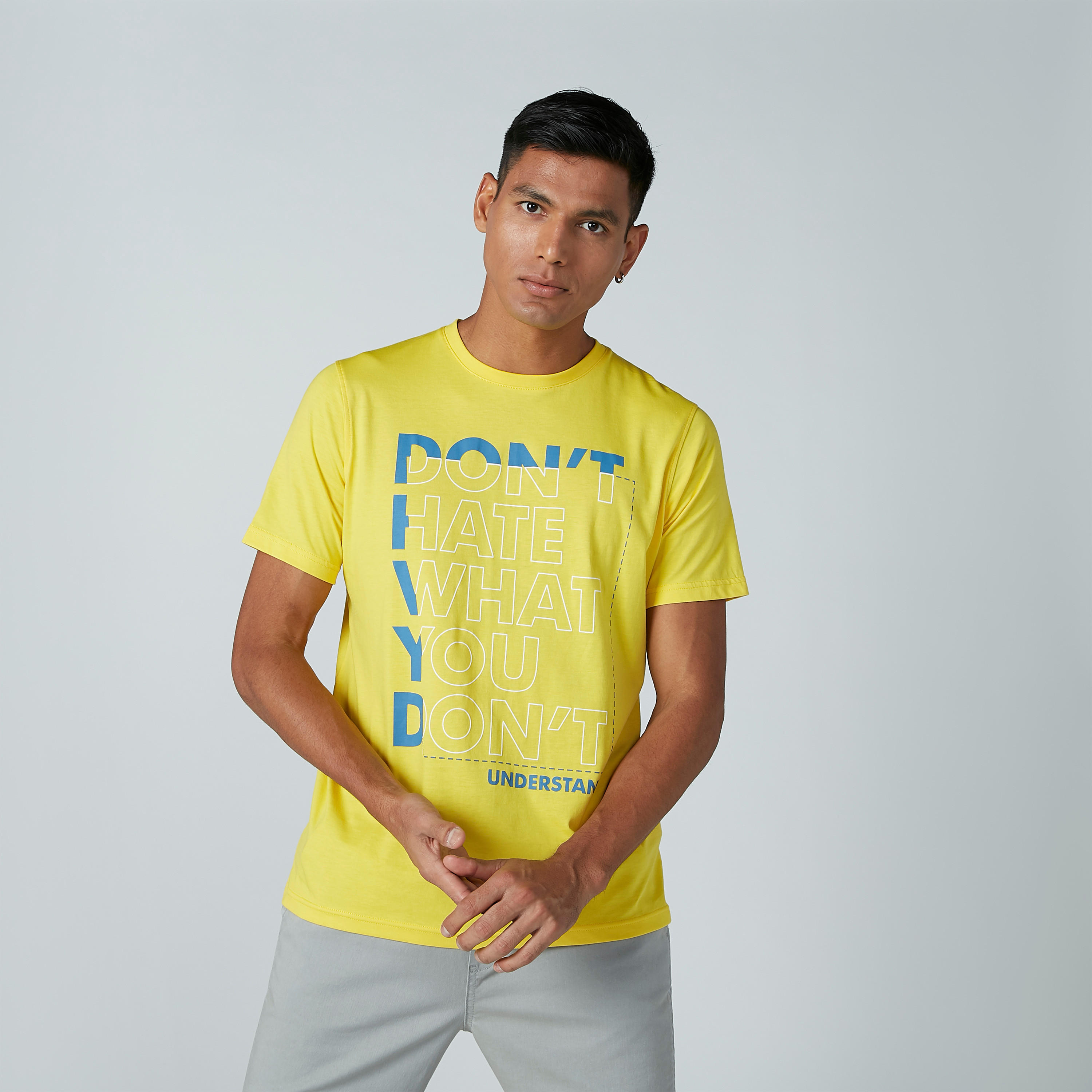 تيشيرت بياقة مستديرة وأكمام قصيرة وطبعات-men-clothing-tshirtsandpolos-tshirts-image-1