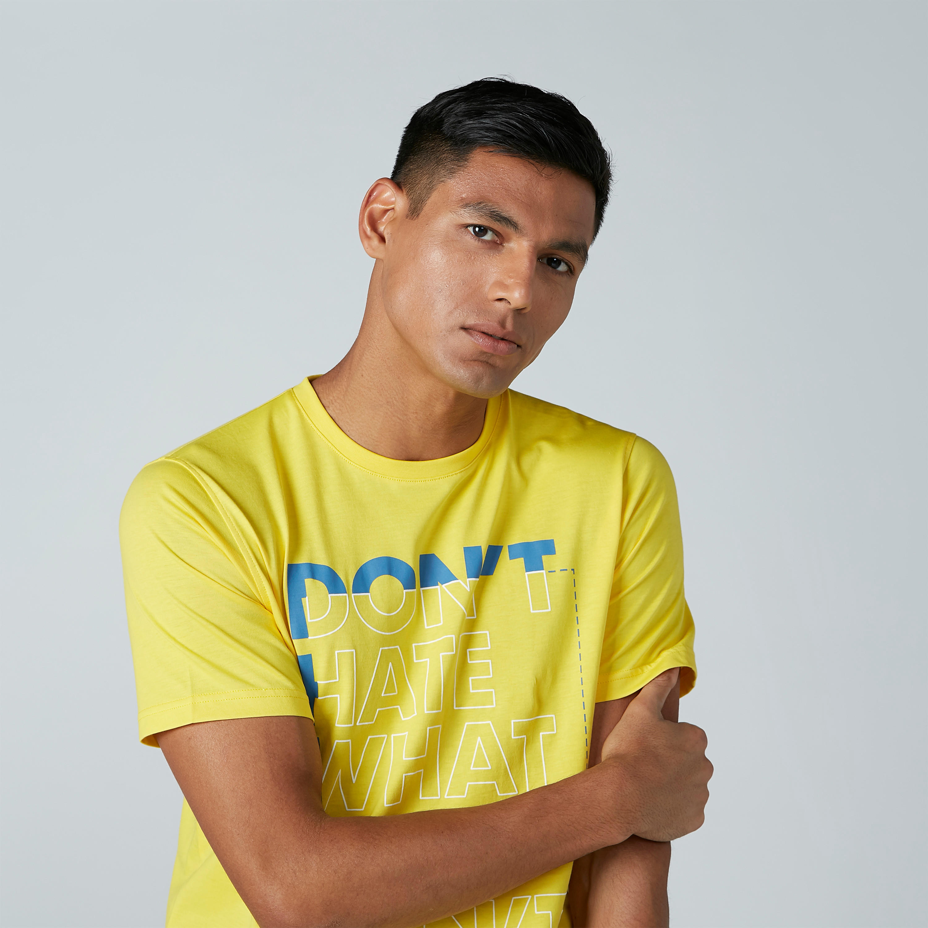 تيشيرت بياقة مستديرة وأكمام قصيرة وطبعات-men-clothing-tshirtsandpolos-tshirts-image-3