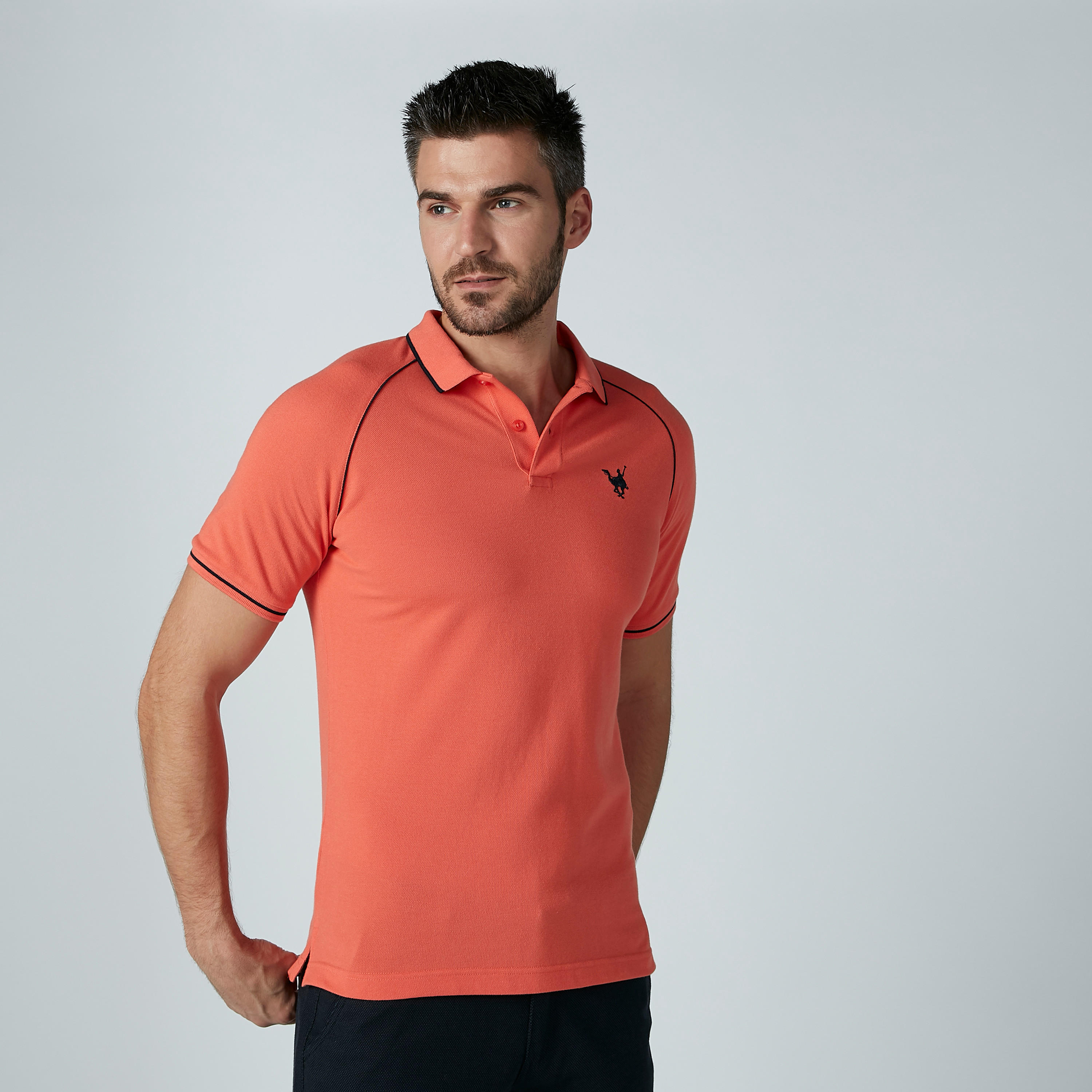 تيشيرت بياقة بولو وأكمام مغايرة-men-clothing-tshirtsandpolos-polos-image-1