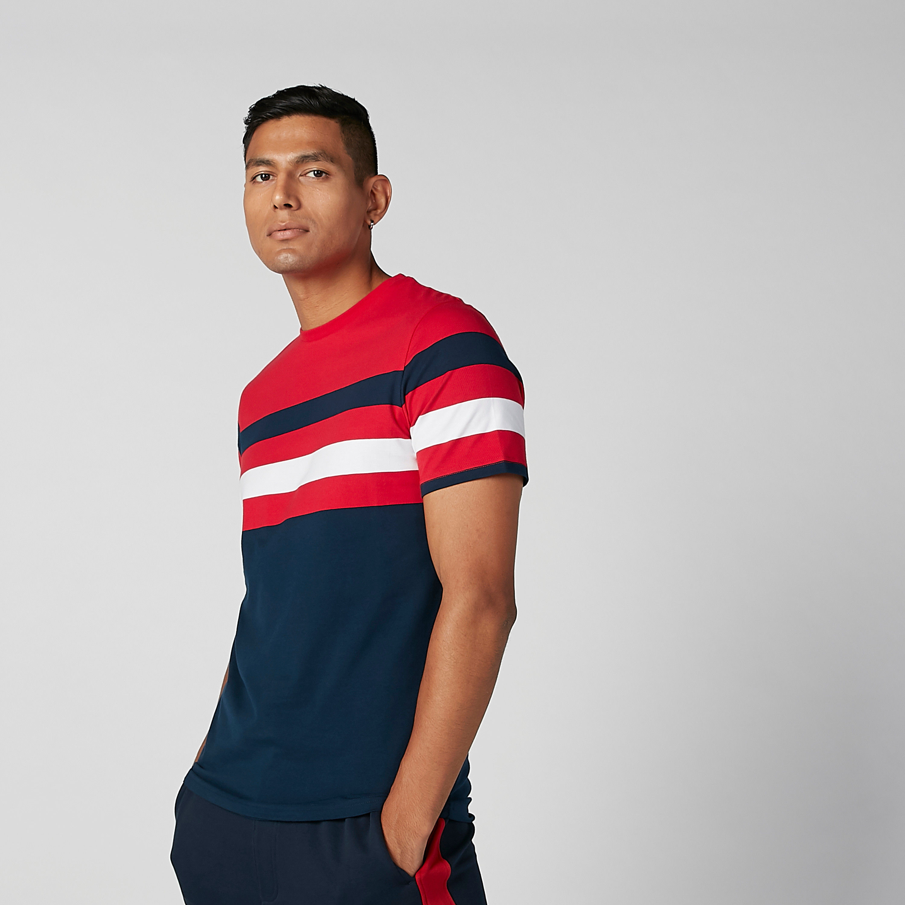 تيشيرت مستدام مقلّم بياقة ضيقة وأكمام قصيرة-men-clothing-tshirtsandpolos-tshirts-image-5