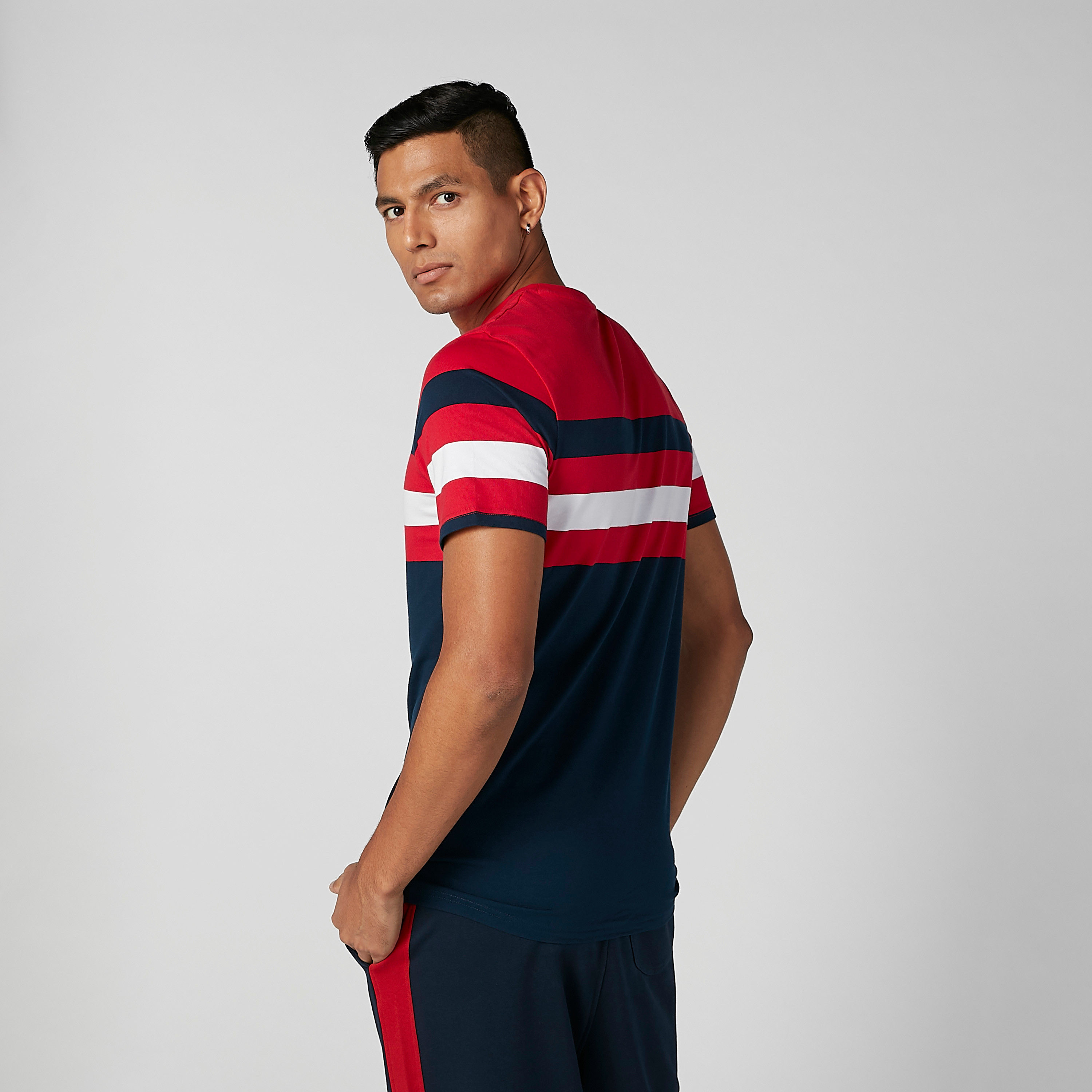 تيشيرت مستدام مقلّم بياقة ضيقة وأكمام قصيرة-men-clothing-tshirtsandpolos-tshirts-image-8