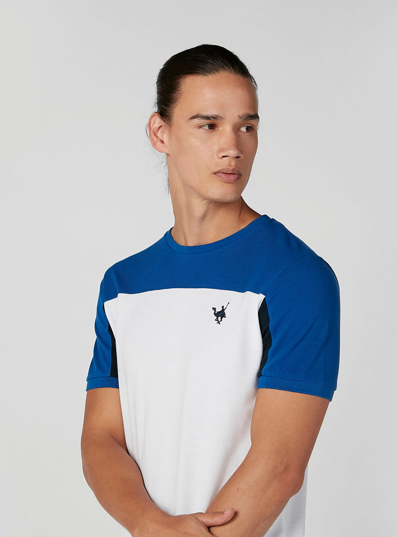 تيشيرت مستدام بنمط قوالب ملوّنة بياقة ضيّقة بأكمام قصيرة -men-clothing-tshirtsandpolos-tshirts-image-3