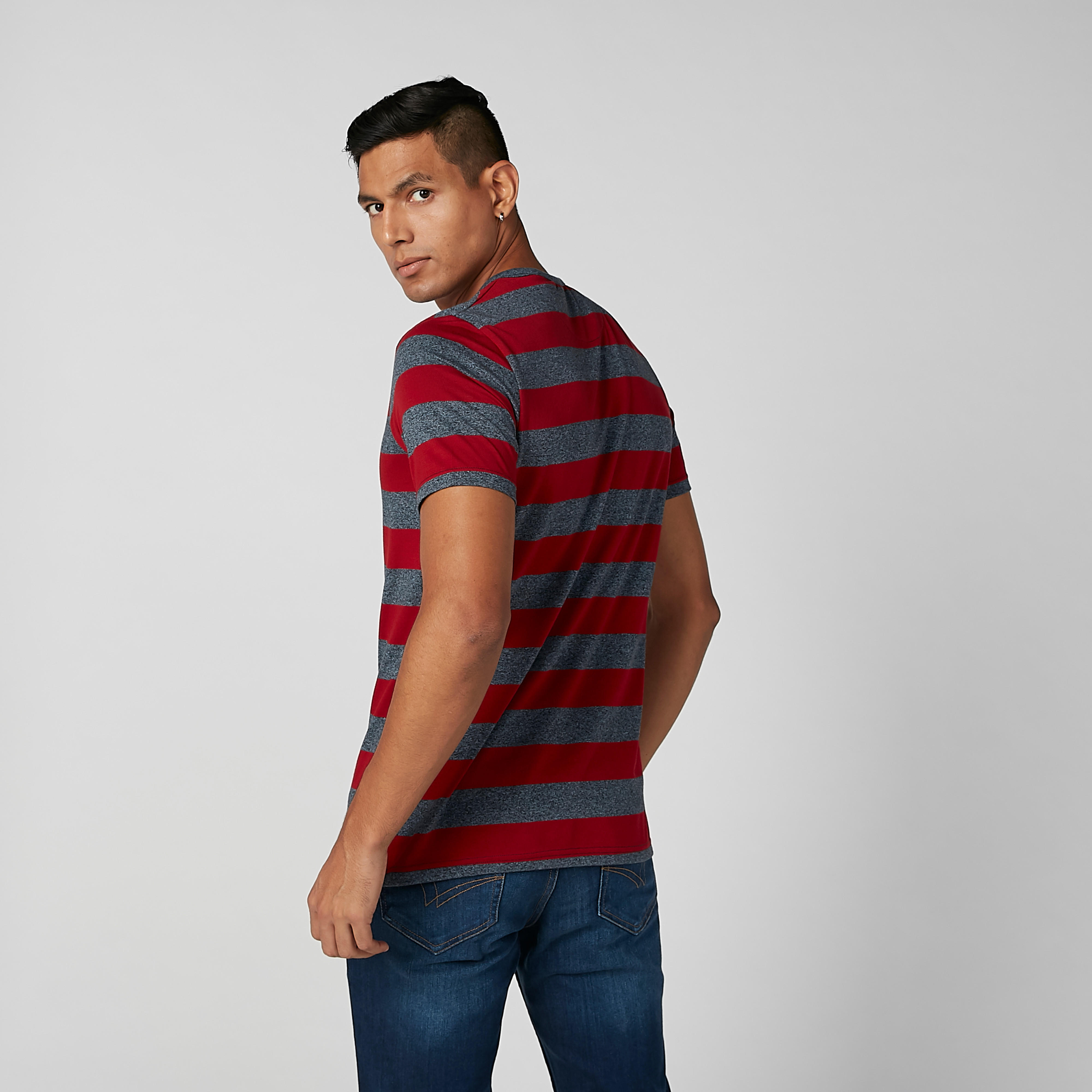 تيشيرت مستدام مقلّم بياقة ضيّقة وأكمام قصيرة -men-clothing-tshirtsandpolos-tshirts-image-3