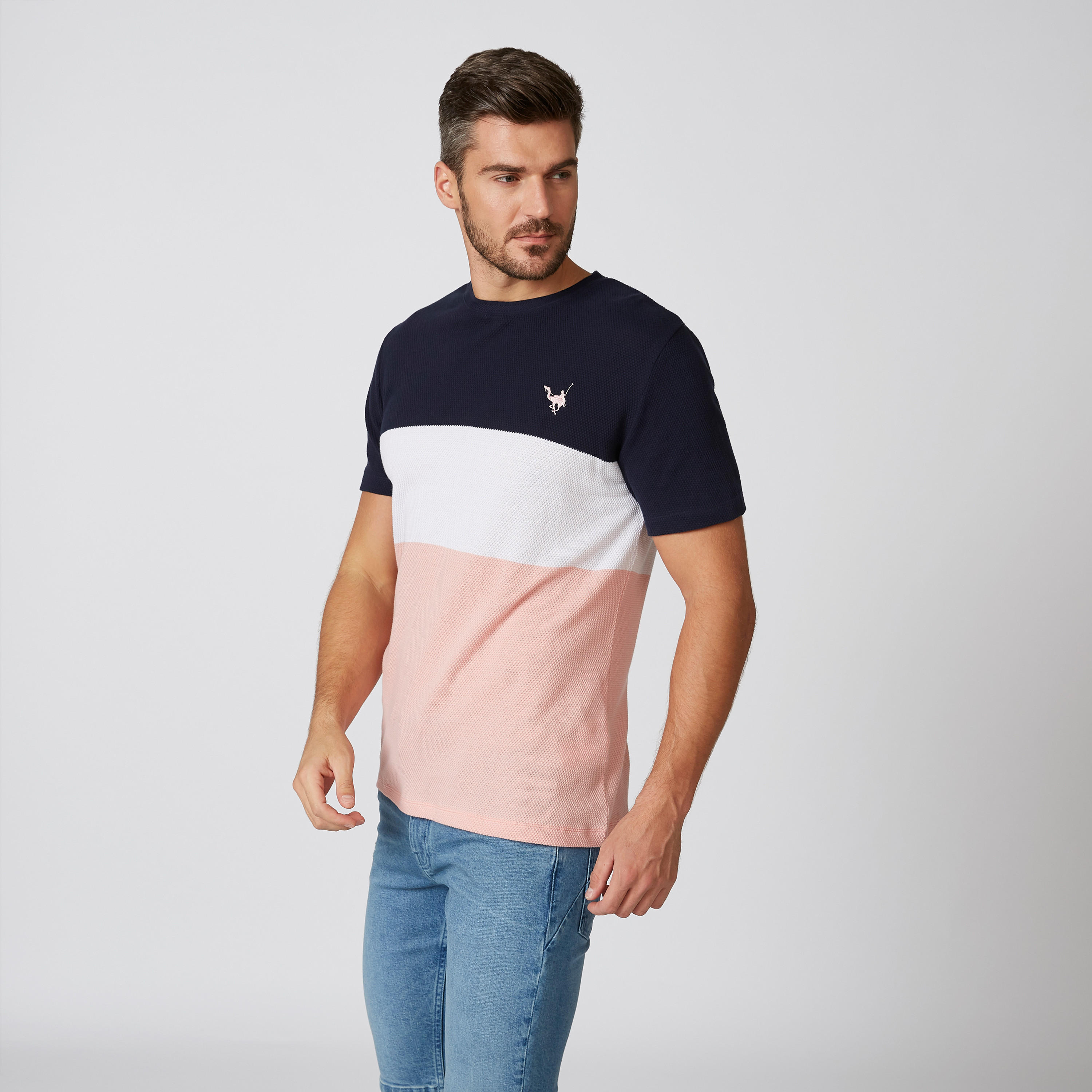 تيشيرت مستدام بنمط قوالب ملوّنة بياقة مستديرة وأكمام قصيرة -men-clothing-tshirtsandpolos-tshirts-image-4