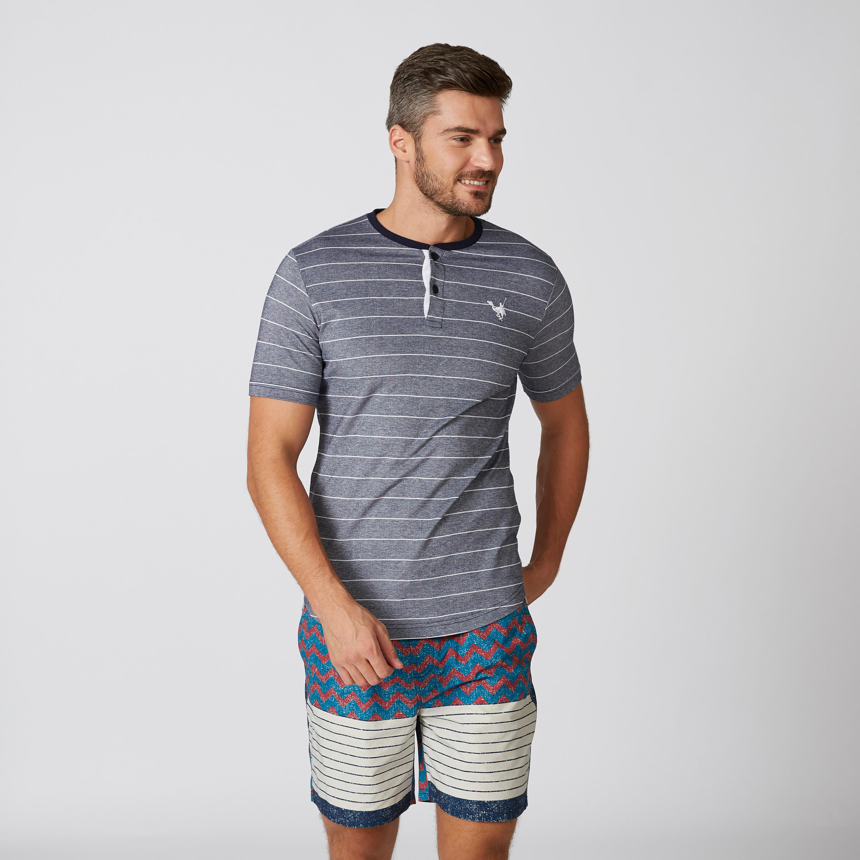 تيشيرت مستدام مقلّم بياقة هينلي وأكمام قصيرة -men-clothing-tshirtsandpolos-tshirts-image-1