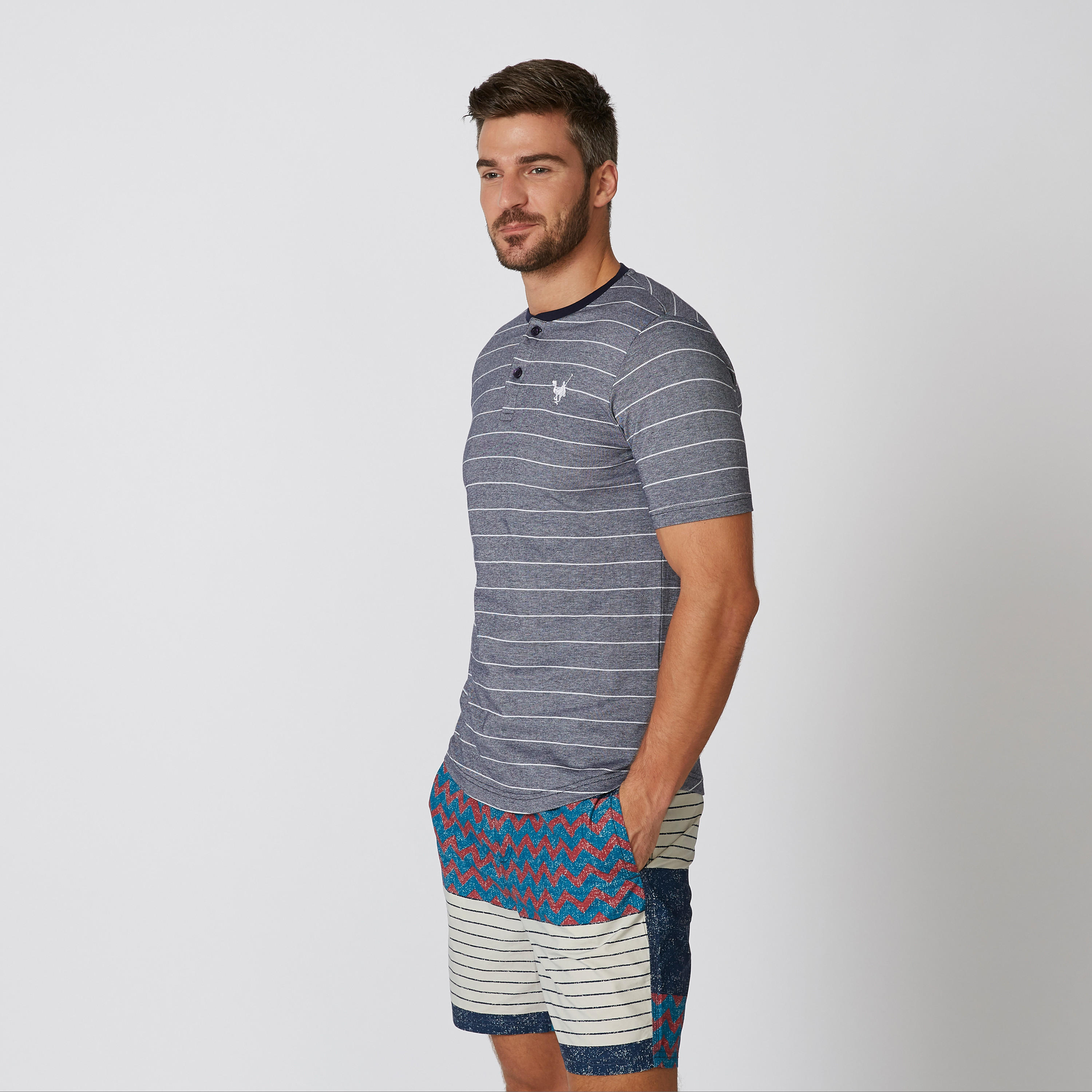 تيشيرت مستدام مقلّم بياقة هينلي وأكمام قصيرة -men-clothing-tshirtsandpolos-tshirts-image-4
