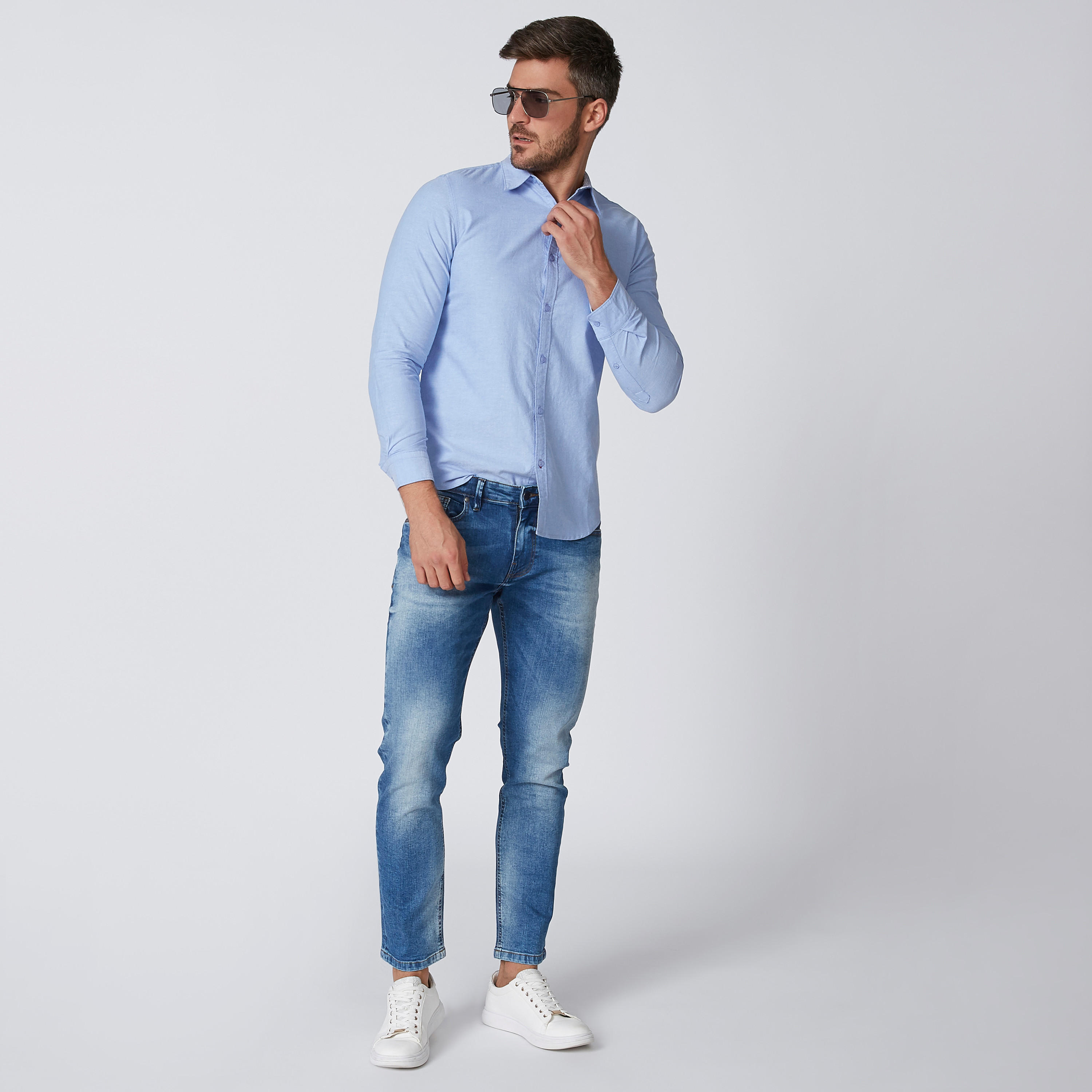 قميص سادة بياقة عاديّة وأكمام طويلة-men-clothing-shirts-image-1