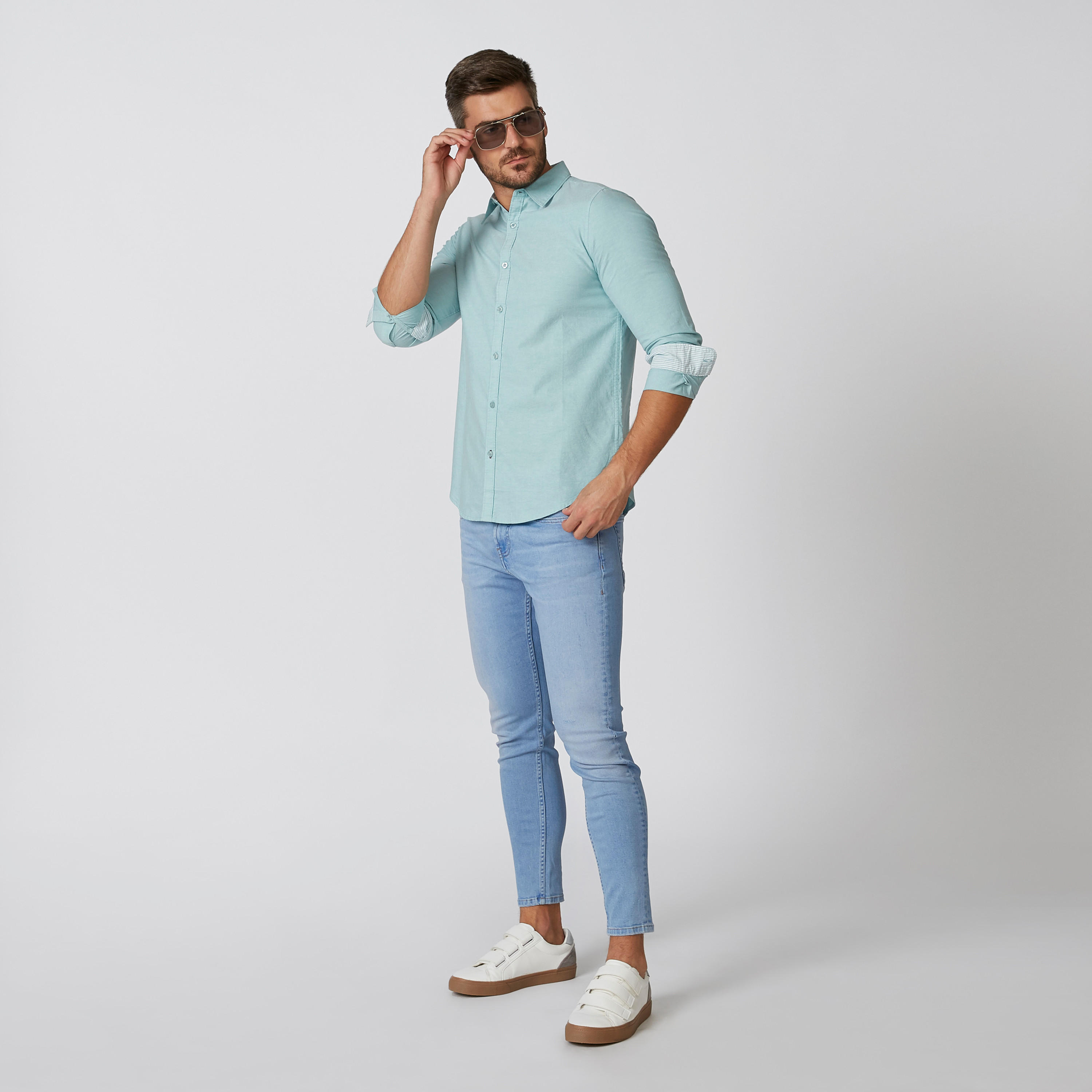 قميص سادة بياقة عاديّة وأكمام طويلة-men-clothing-shirts-image-2