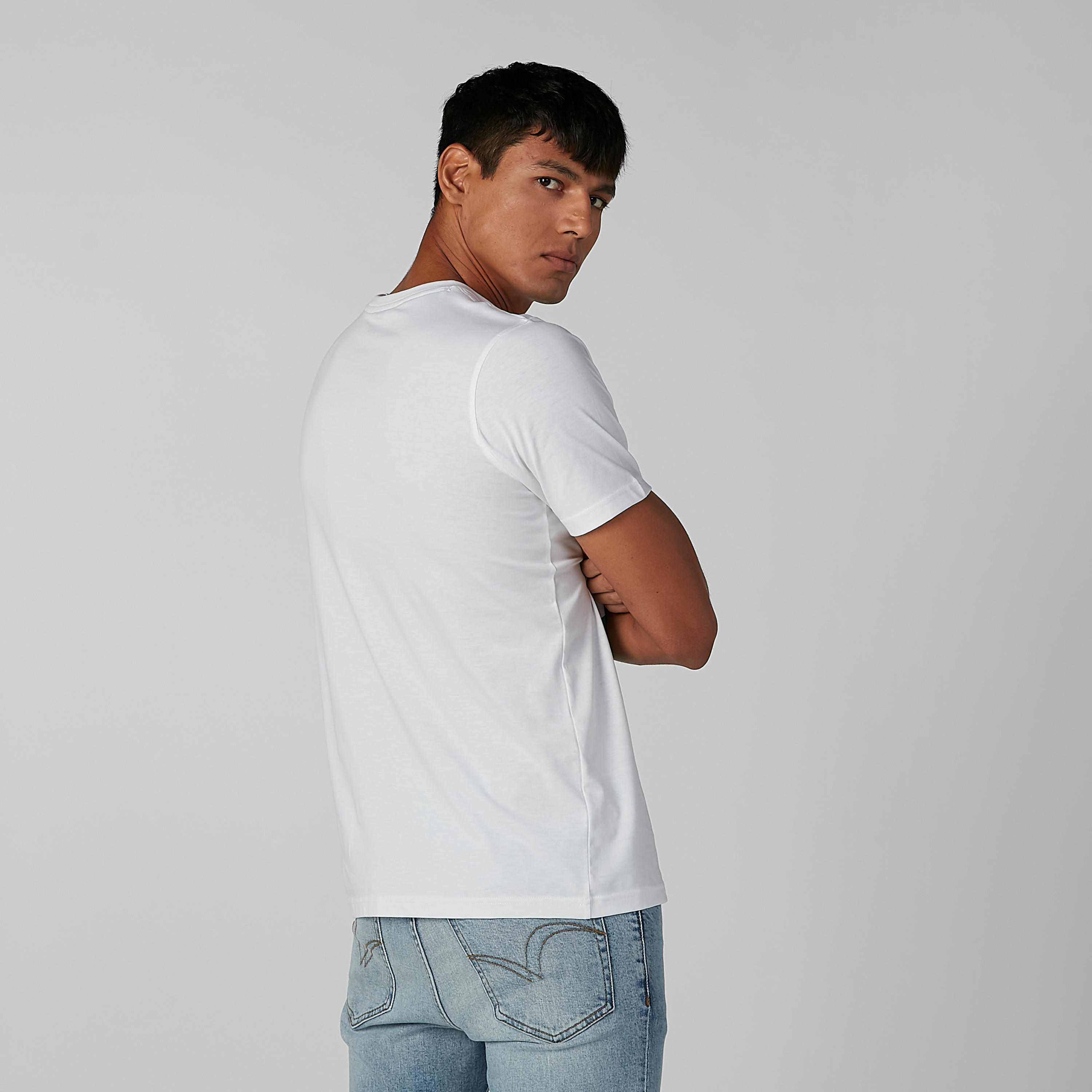 تيشيرت بياقة مستديرة وأكمام قصيرة وطبعات-men-clothing-tshirtsandpolos-tshirts-image-3