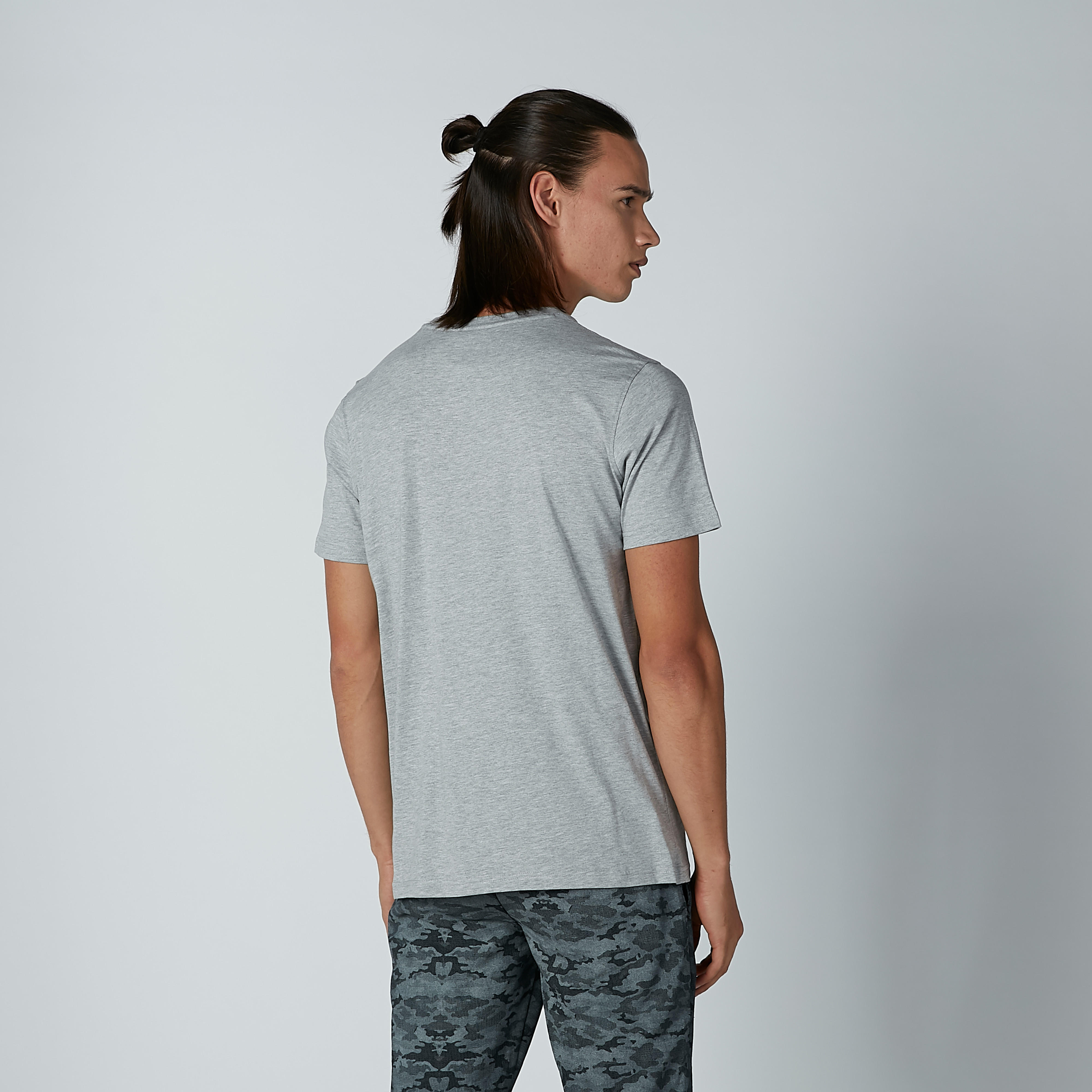 تيشيرت بطبعات وياقة مستديرة وأكمام قصيرة-men-clothing-tshirtsandpolos-tshirts-image-4