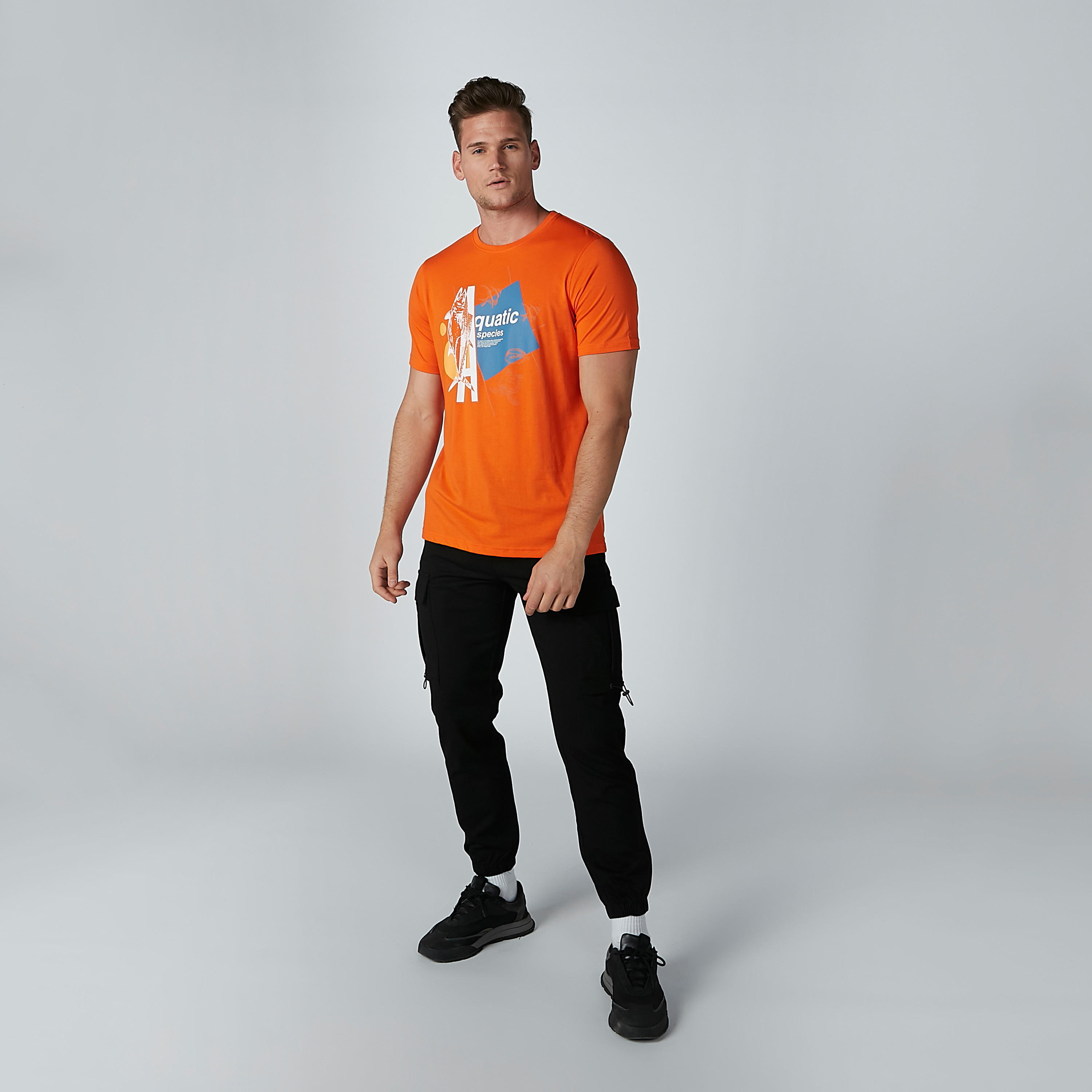 تيشيرت بياقة مستديرة وأكمام قصيرة وطبعات-men-clothing-tshirtsandpolos-tshirts-image-4